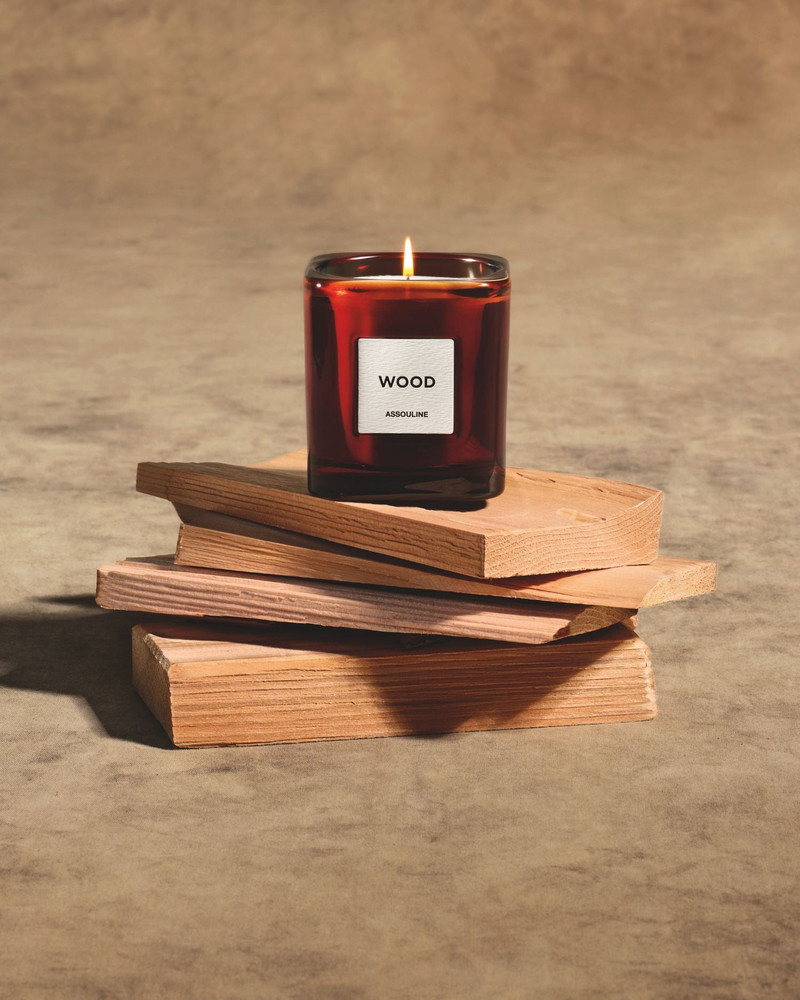 ASSOULINE Library Candle - Wood outlook