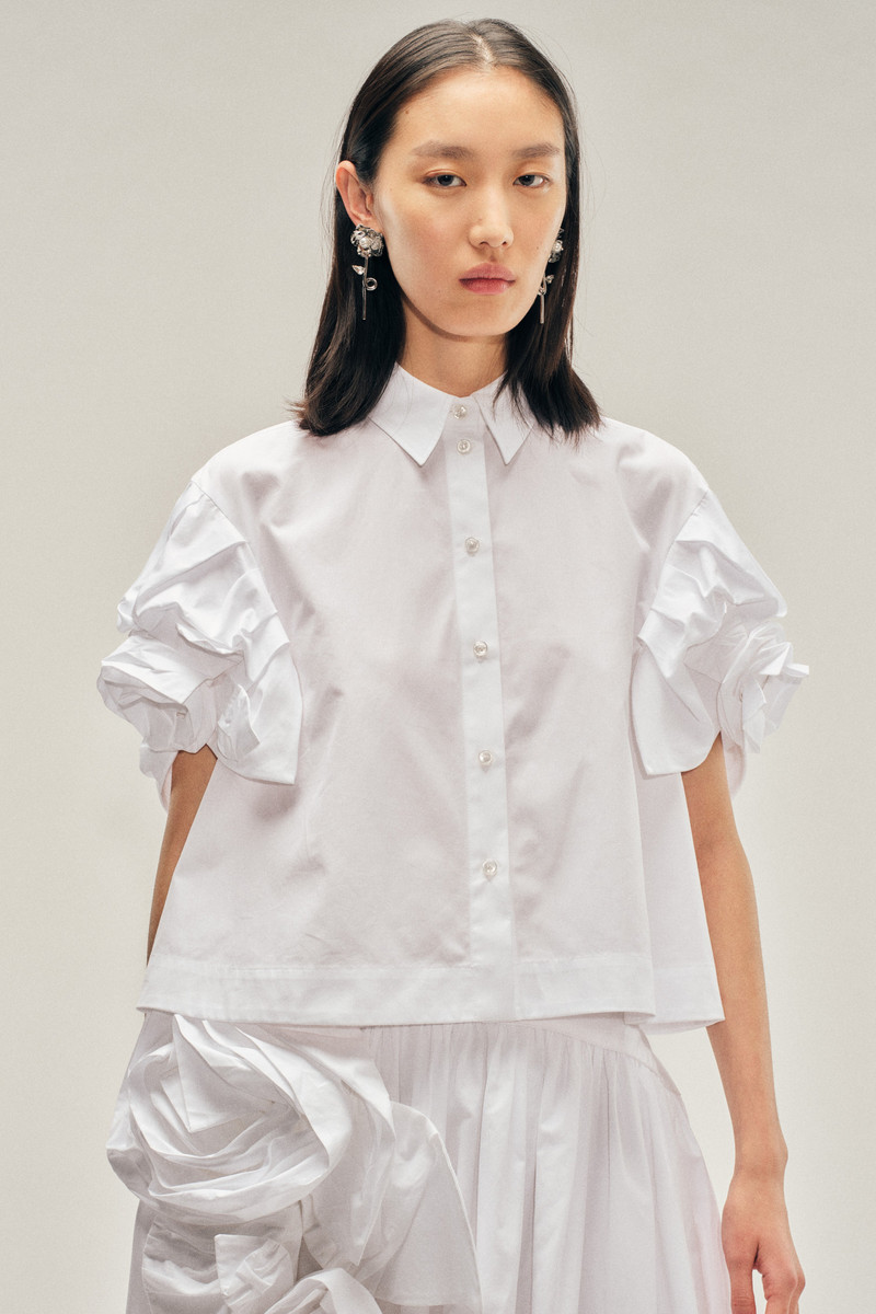 Cropped Rose Puff Sleeve Shirt 1