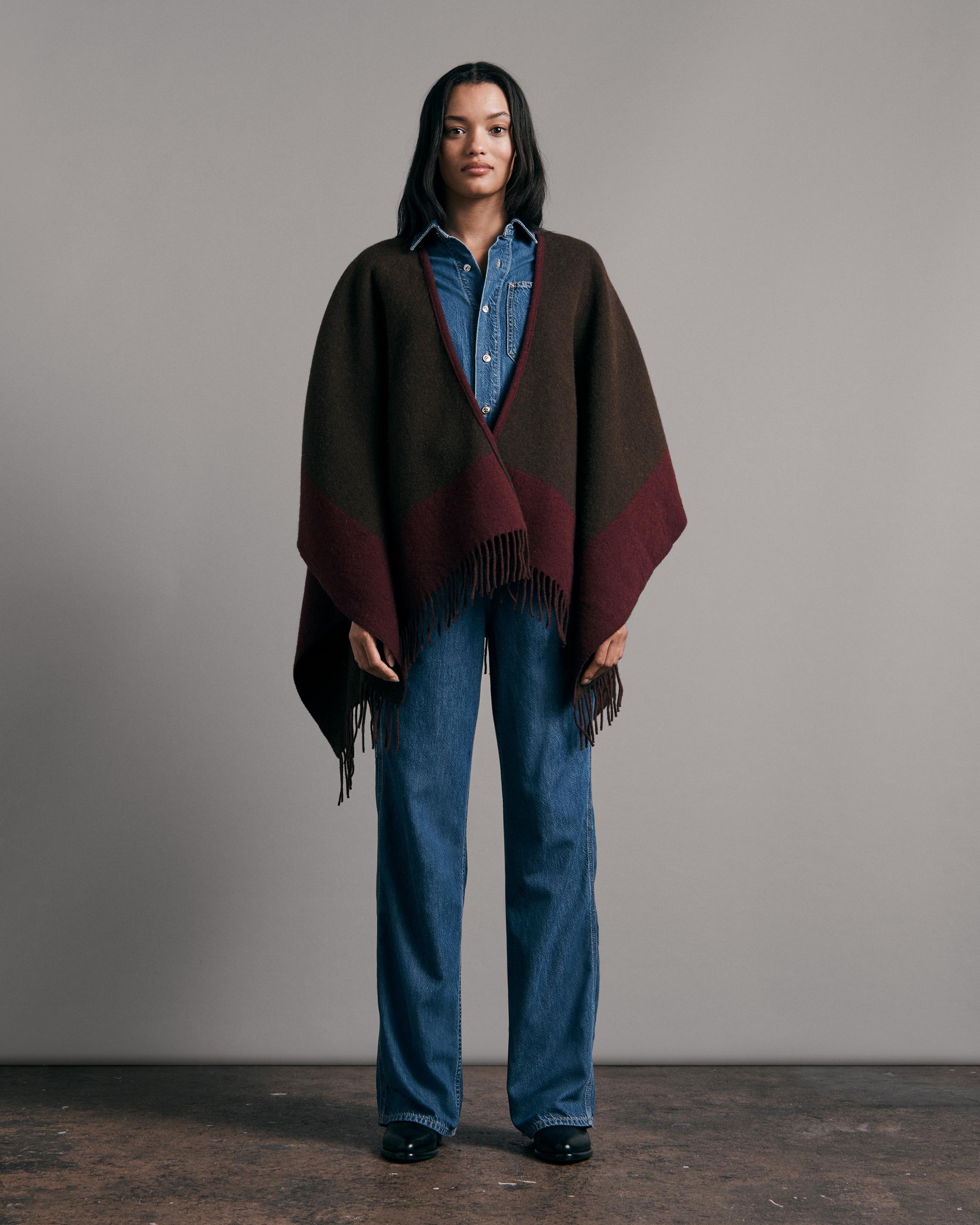 Highlands Wool Reversible Poncho
Midweight Poncho - 4