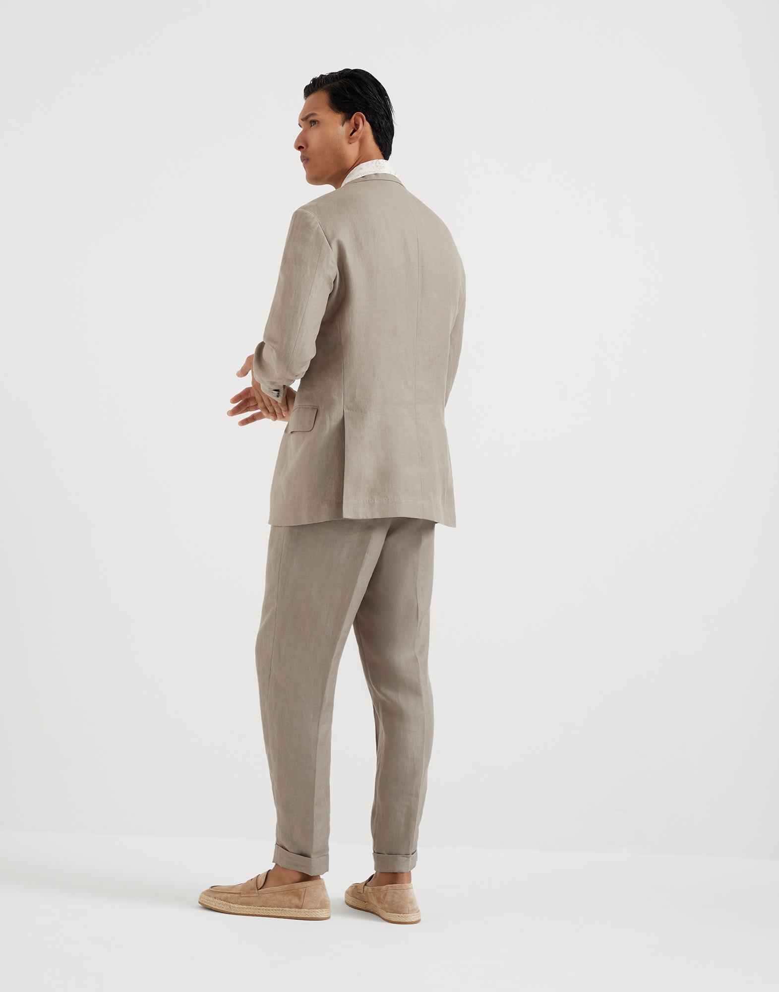 Linen micro chevron Leisure suit: peak lapel jacket with metal buttons and double-pleated trousers - 2