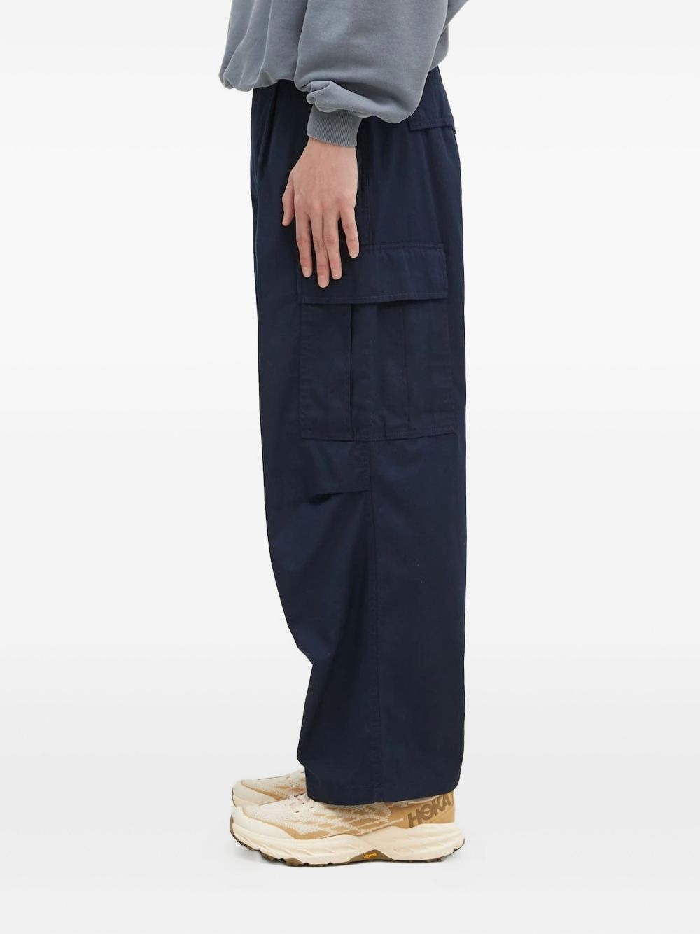cargo-pockets wide-leg trousers - 2