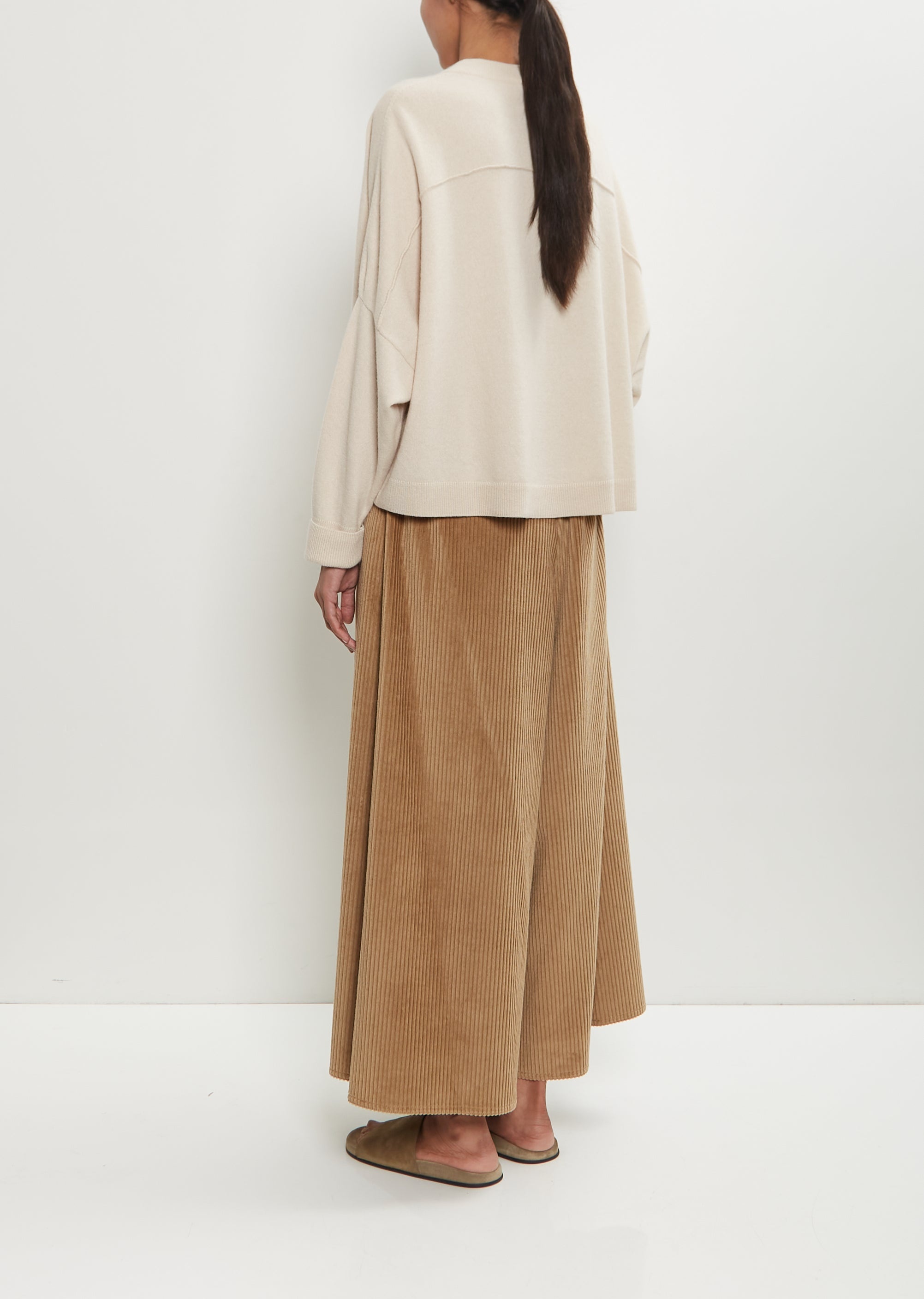 Cashmere Iconic Crewneck Sweater — Oatmeal - 3