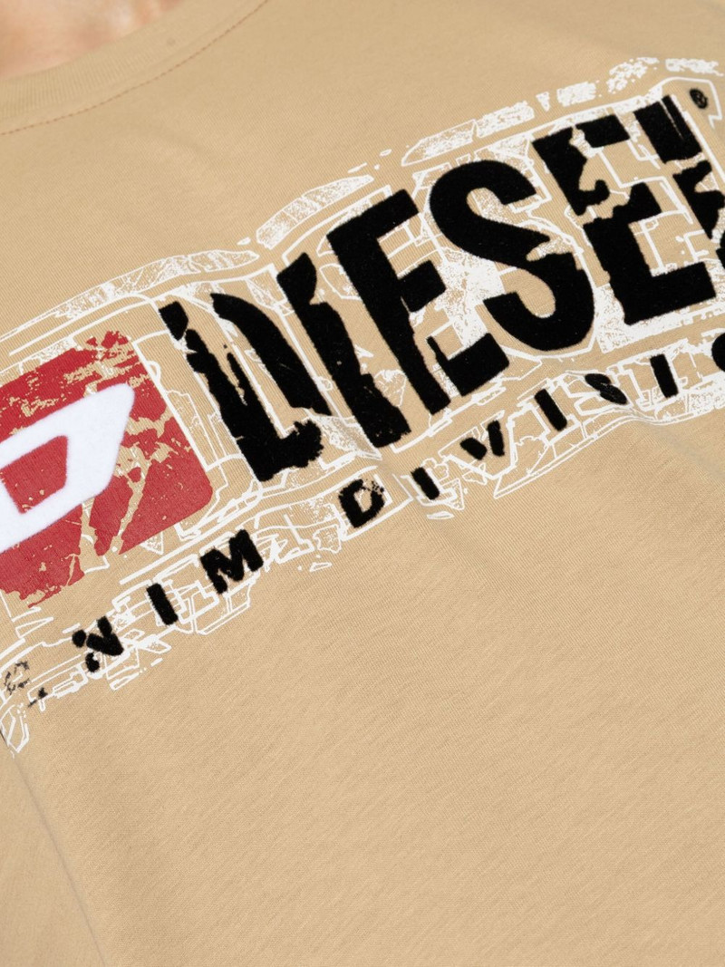 distressed logo-print T-shirt 5