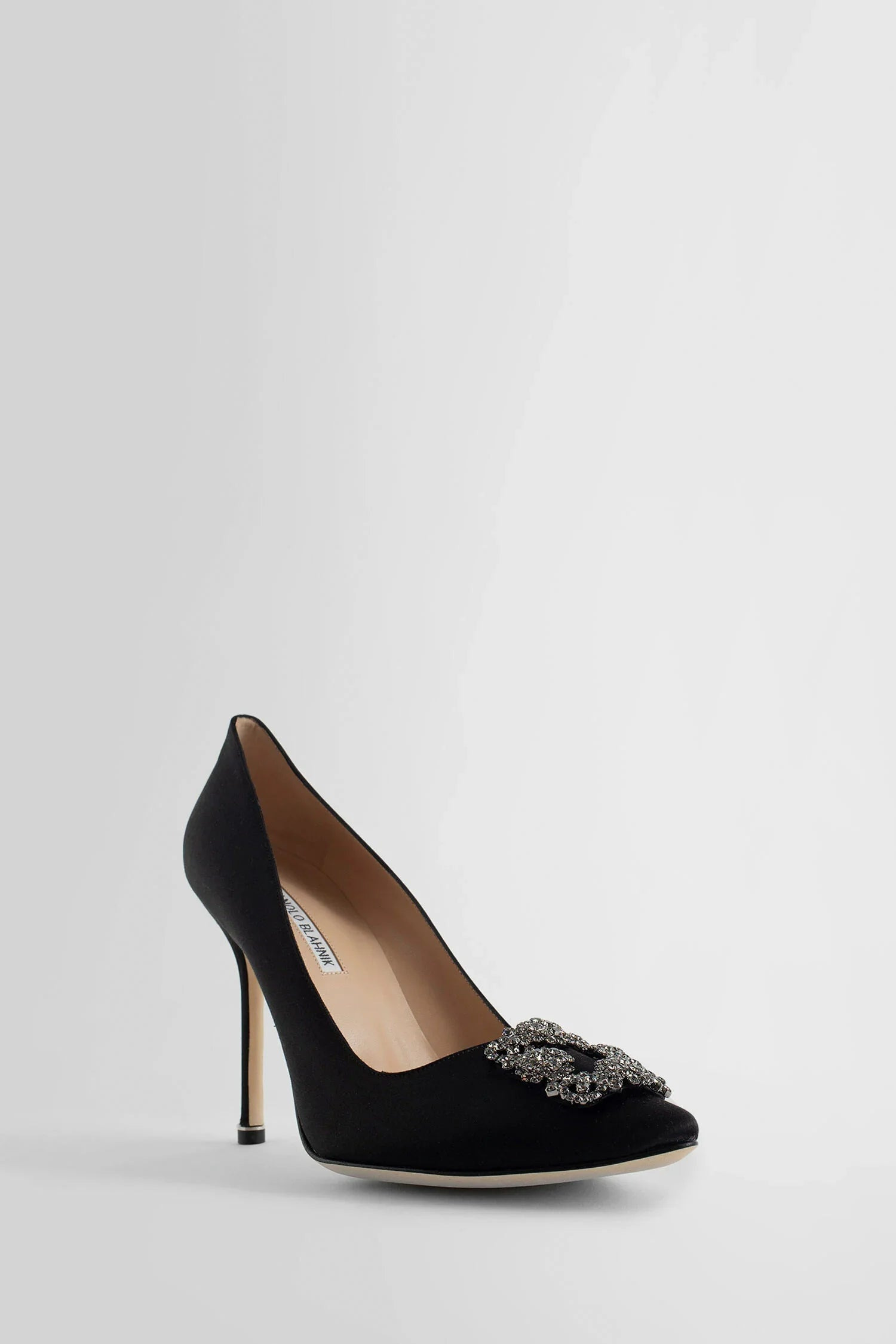Manolo-Blahnik-Woman-Black-Pumps - 2