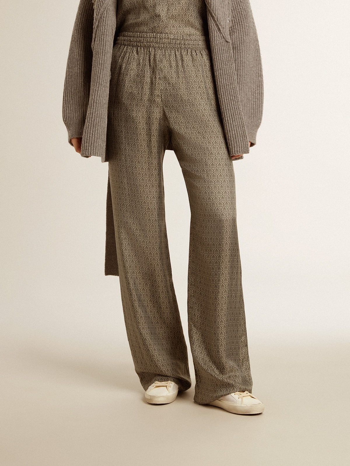 【美品】 GOLDEN GOOSE silk twile sort pants Golden Goose Women's green viscose-blend silk pants with