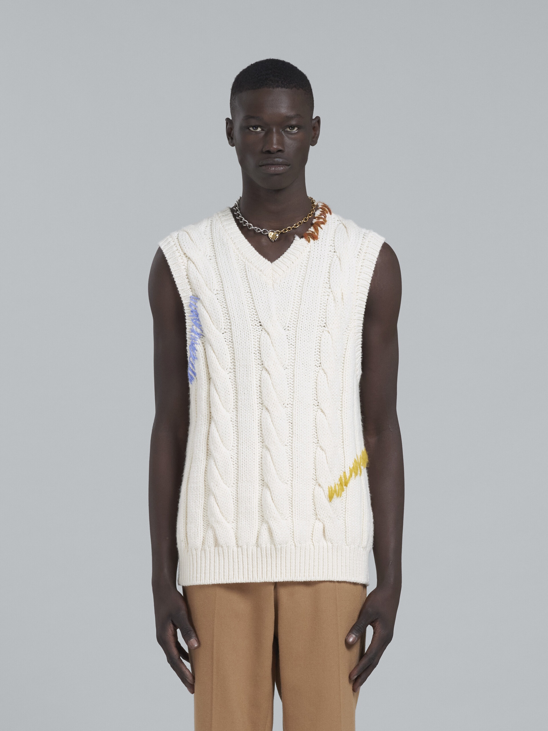 WHITE CABLE-KNIT VEST - 2