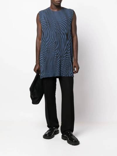 ISSEY MIYAKE long-length pleated vest outlook