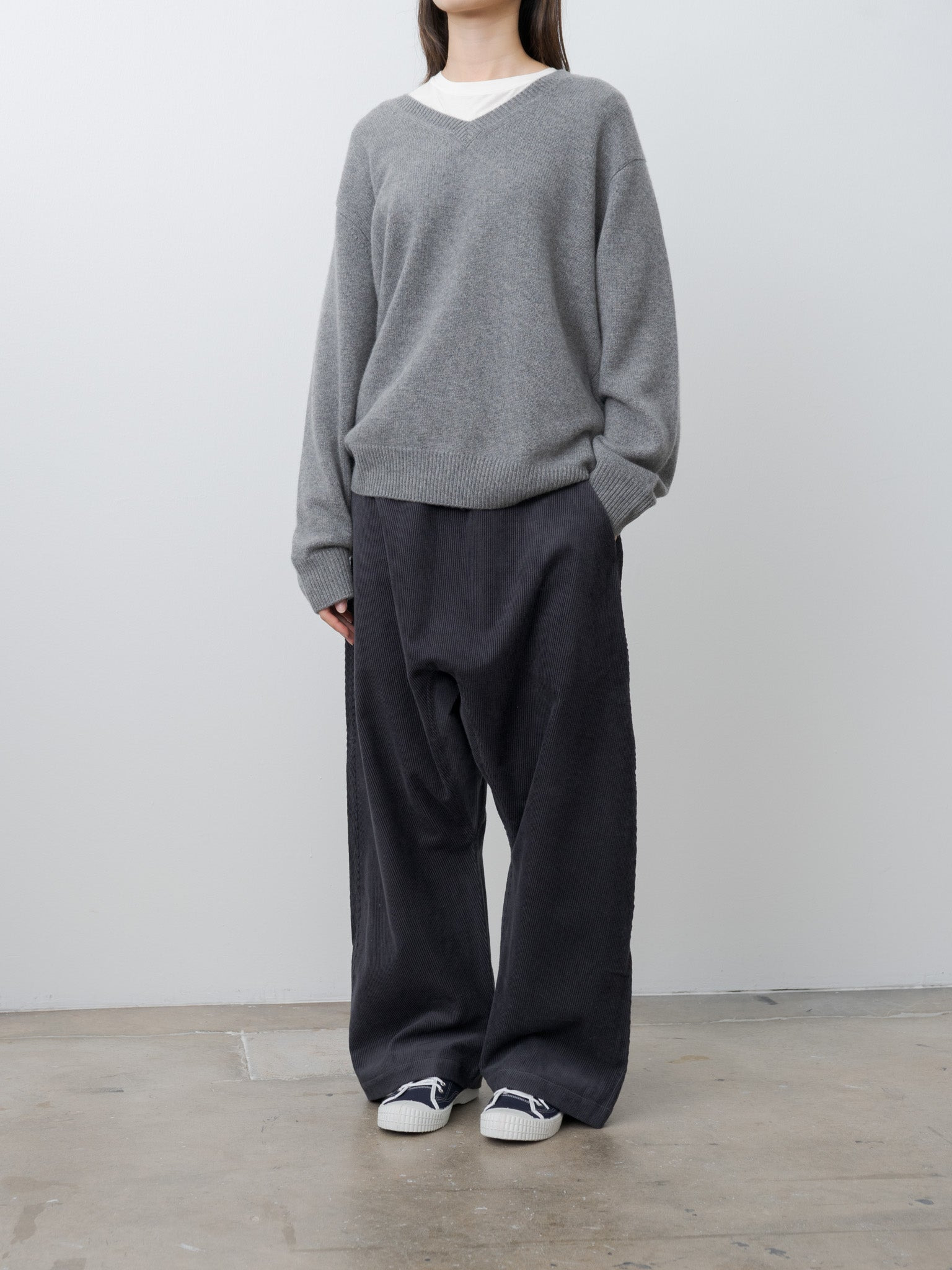 Mann 3-Ply Cashmere Sweater - Mid Grey Melange - 4
