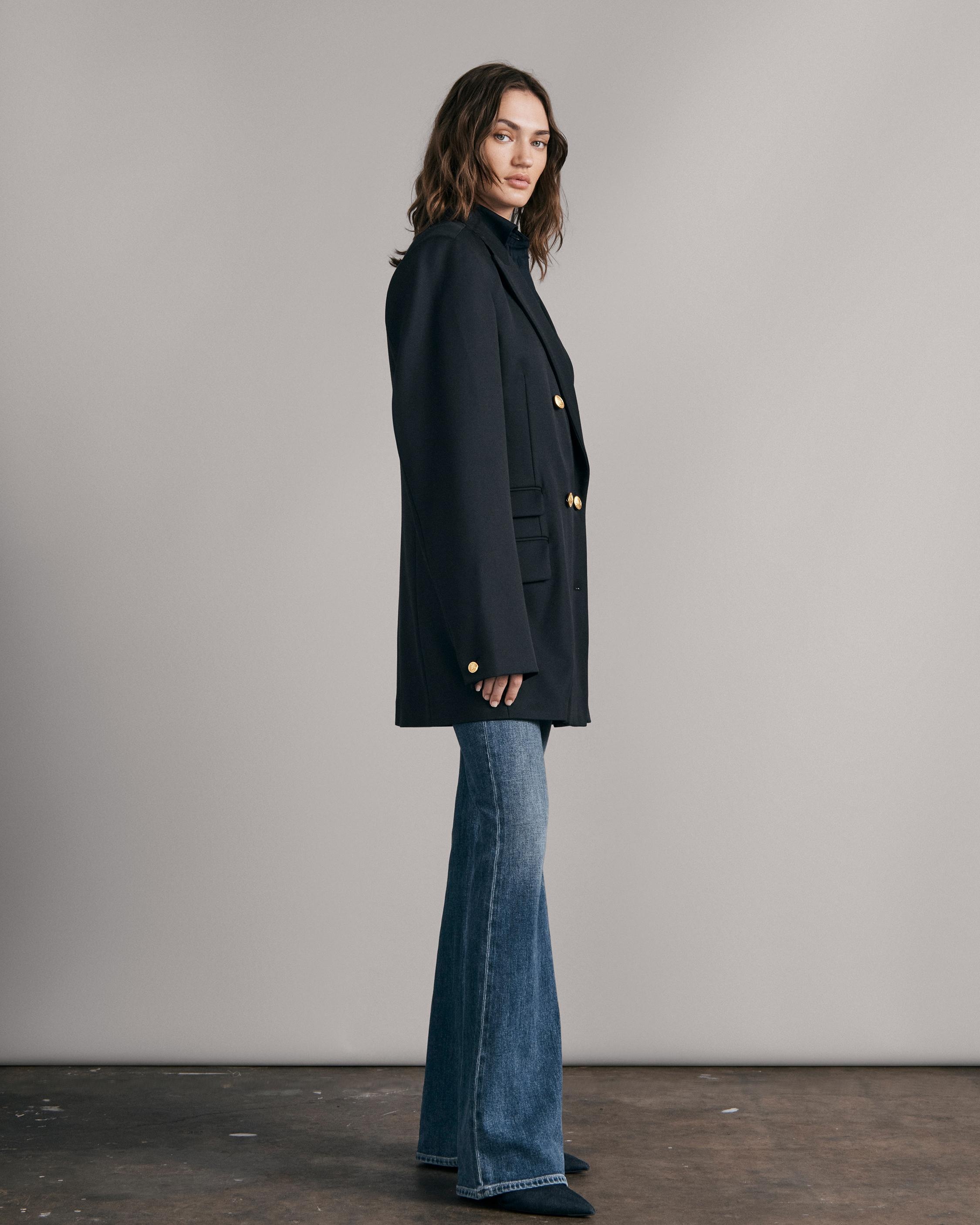 Simmons Twill Blazer
Oversized Fit Blazer - 4