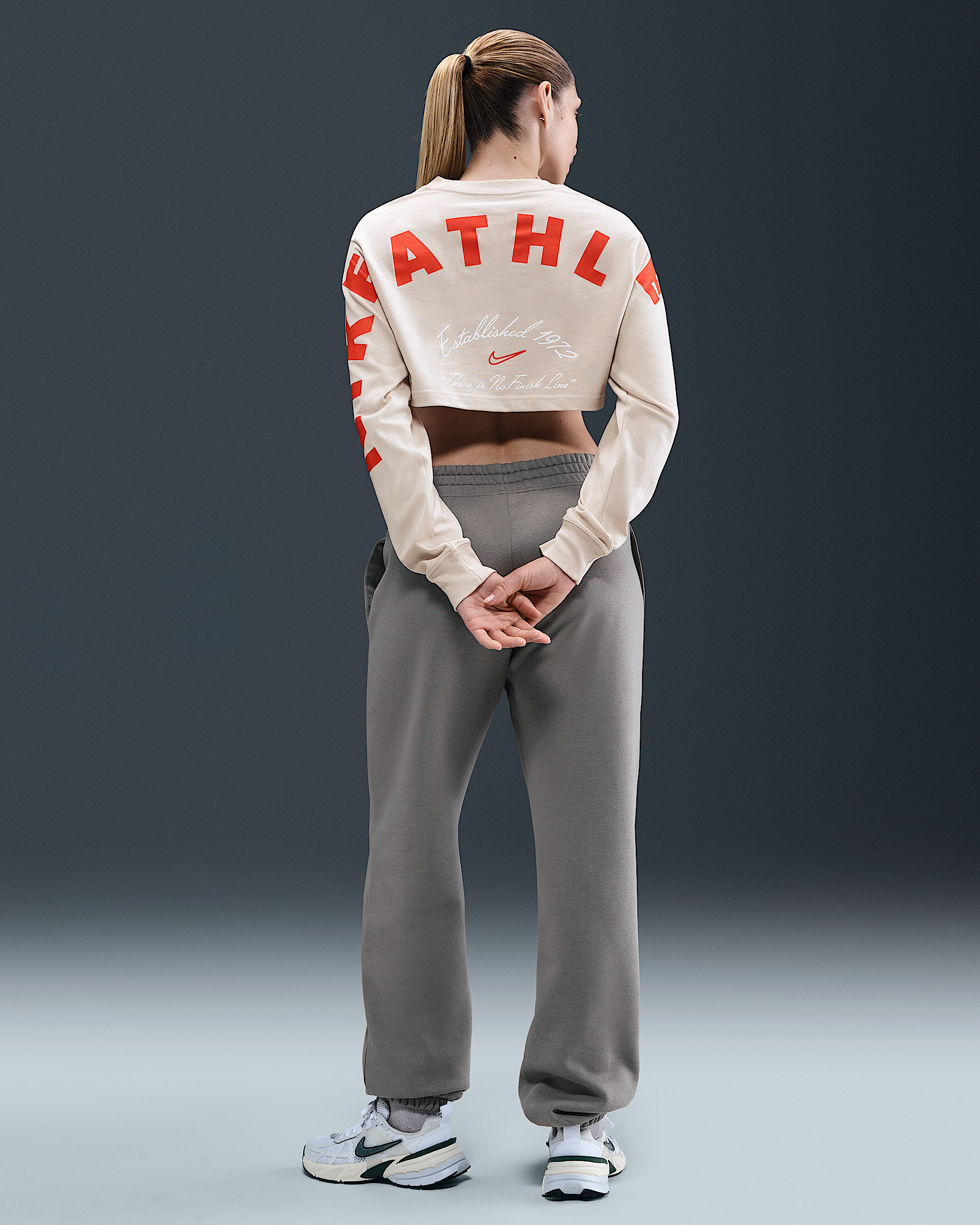 Nike Sportswear Women's Oversized Long-Sleeve Cropped T-Shirt - 5