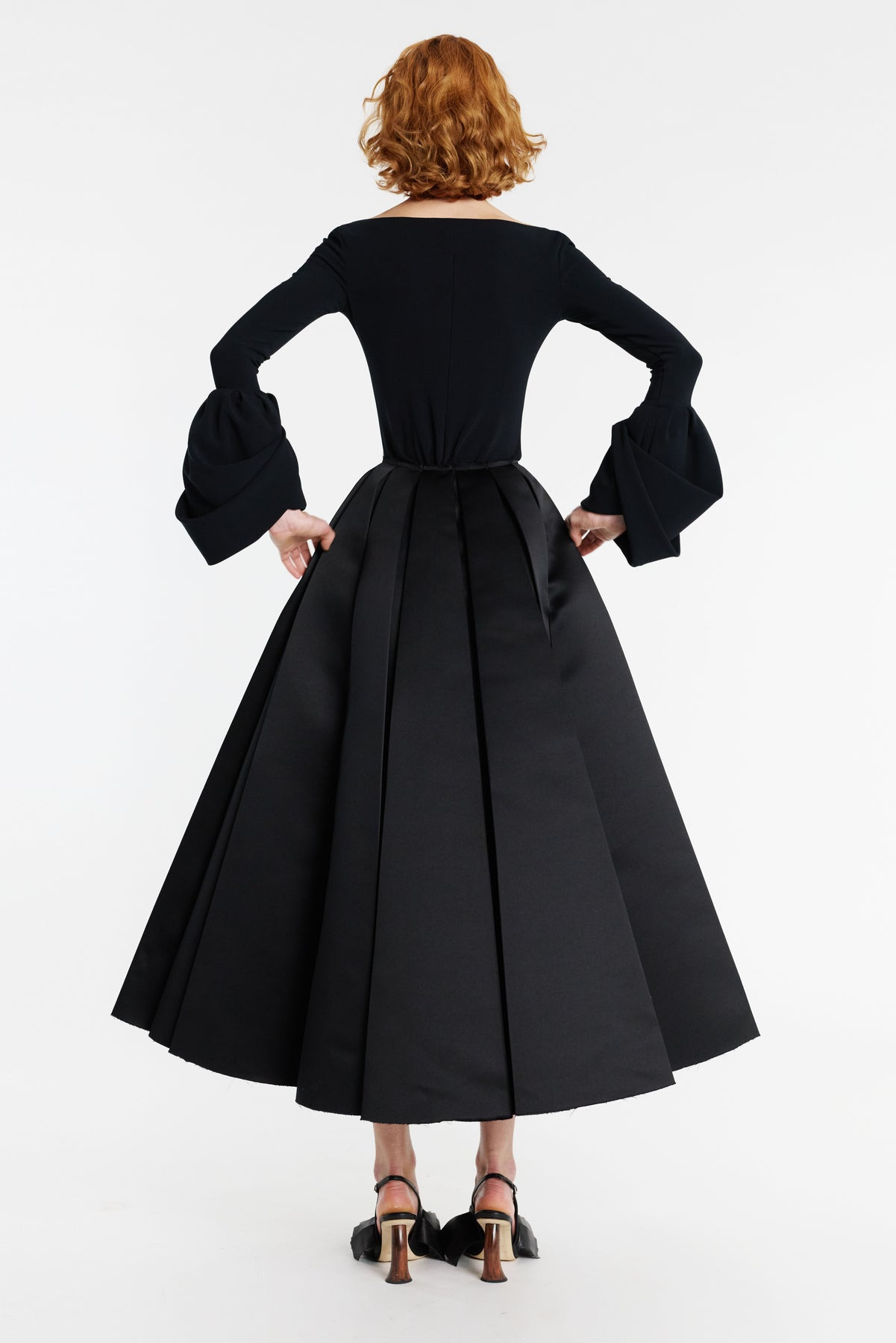 TOP WITH SQUARE DECOLLETE AND PUFF CUFFS BLACK - 6