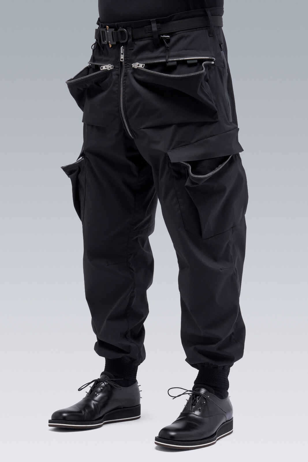 P38-E Encapsulated Nylon Cargo Pant Black - 14