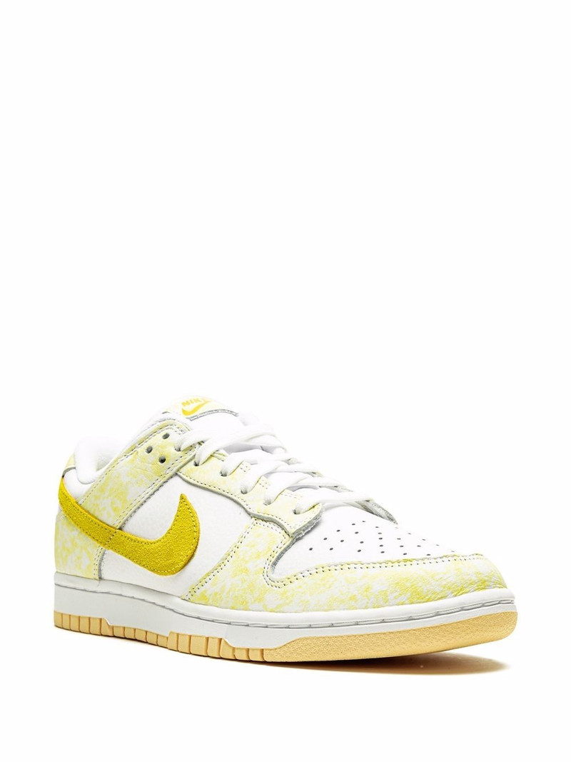 Nike Dunk Low "Yellow Strike" sneakers outlook
