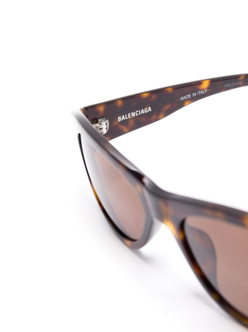 oval-frame sunglasses 3