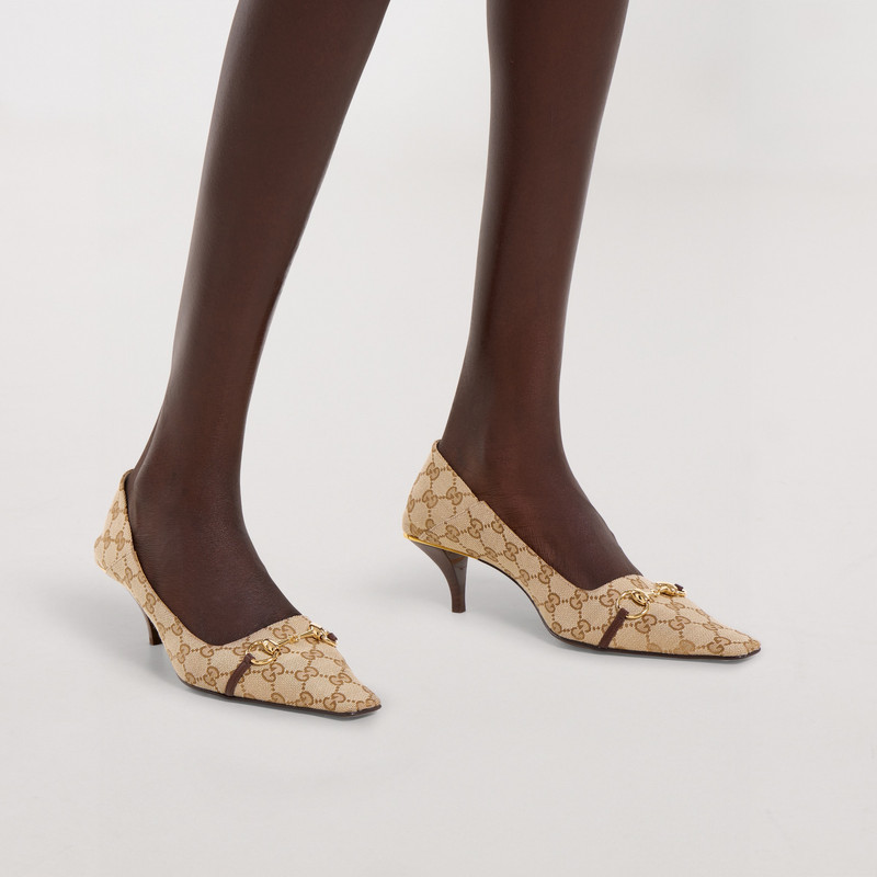 GUCCI Women's Vittoria pump outlook