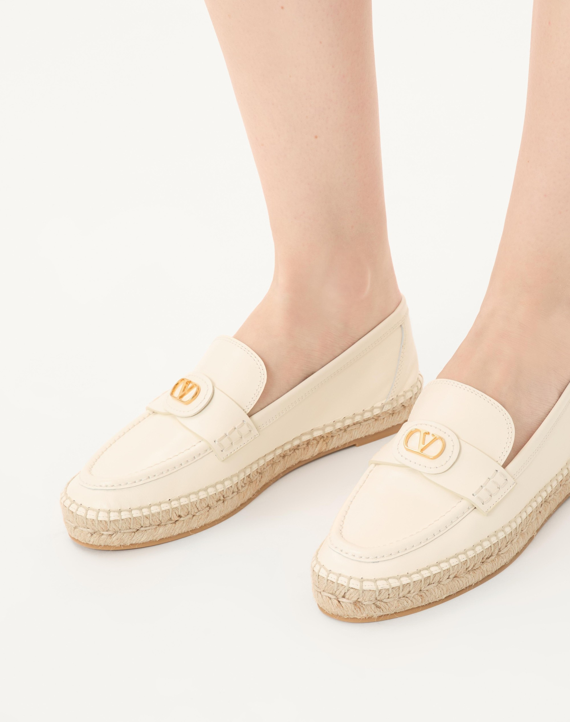 VLOGO SIGNATURE CALFSKIN LOAFER 20MM - 2