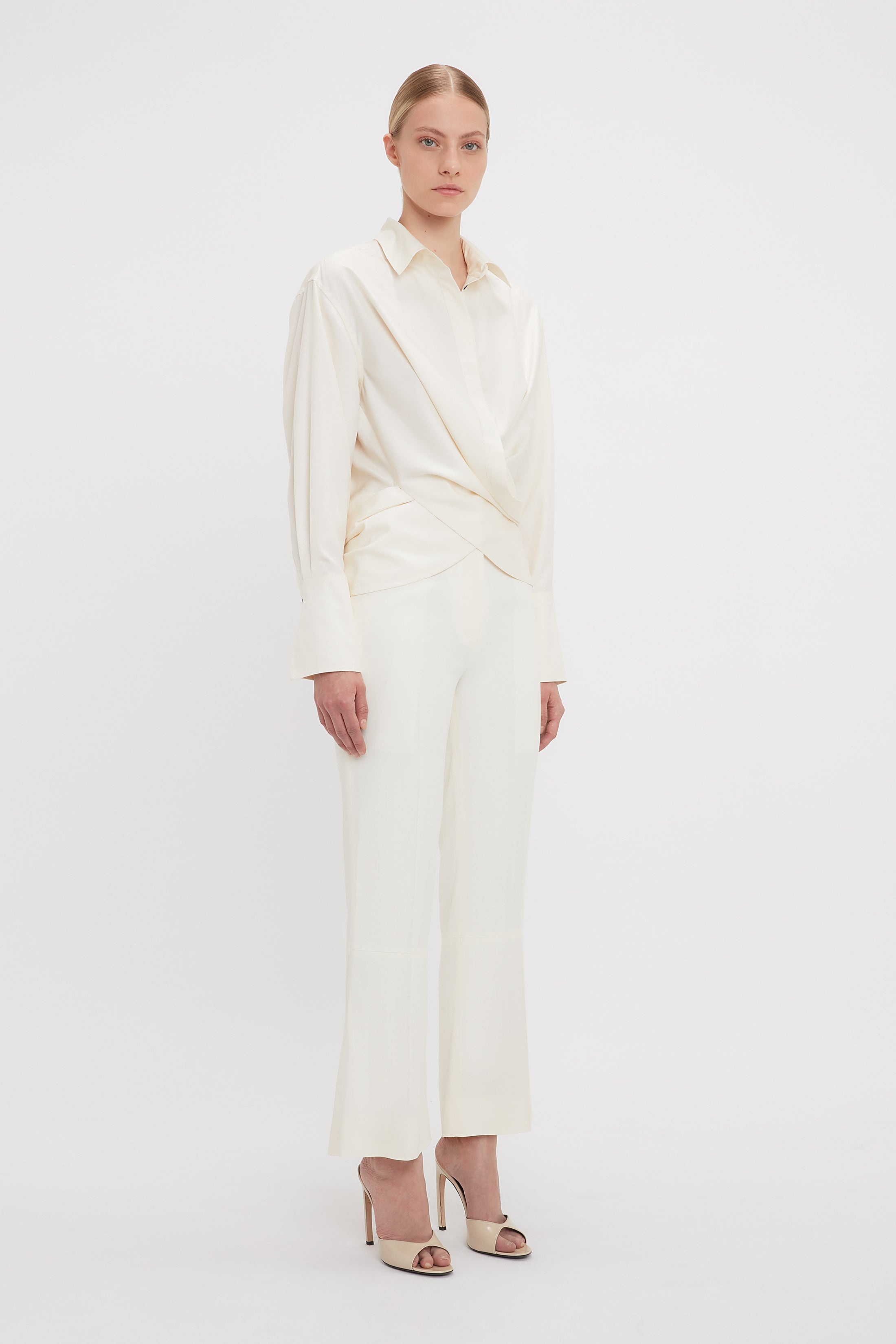 Exclusive Cropped Kick Cotton Trousers In Off White - 3