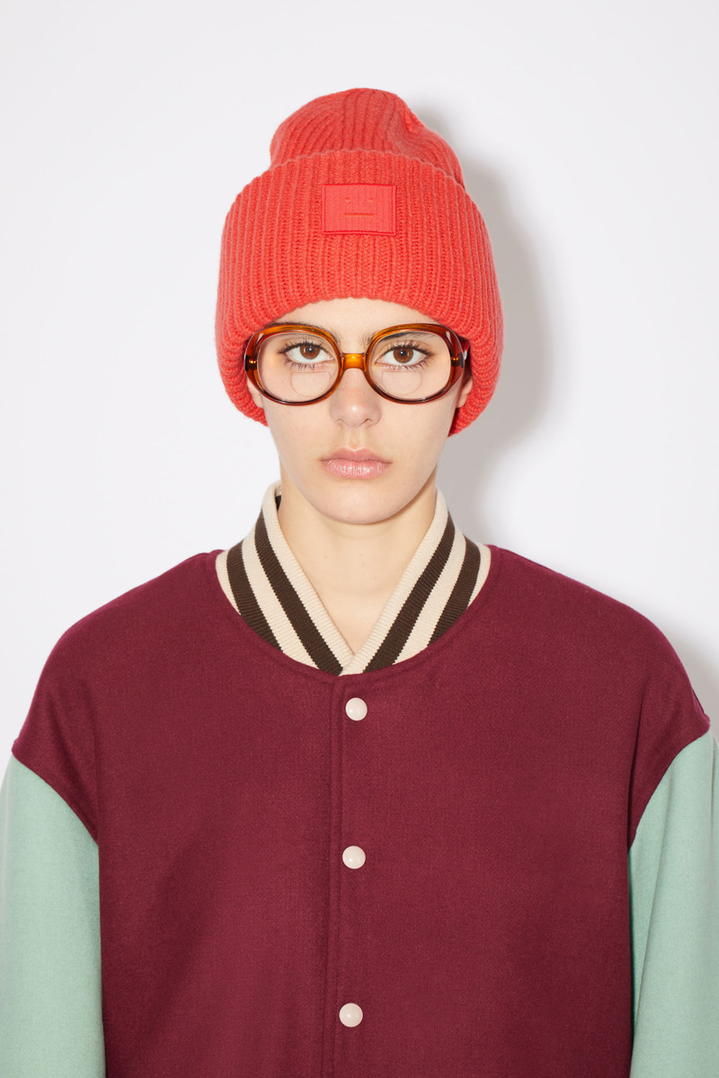 Acne Studios Large face logo beanie - Sharp red outlook