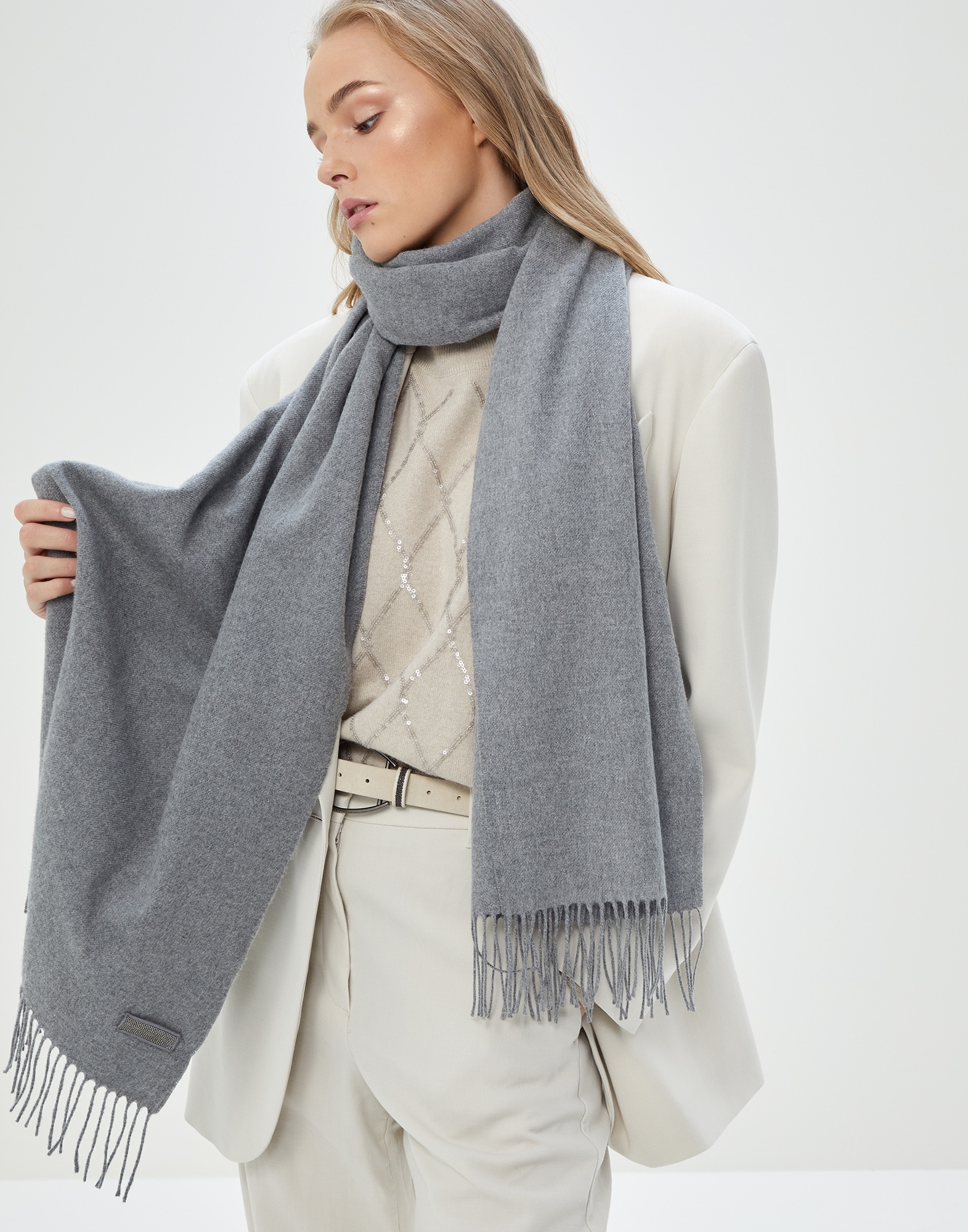 Silk scarf with monili - 4