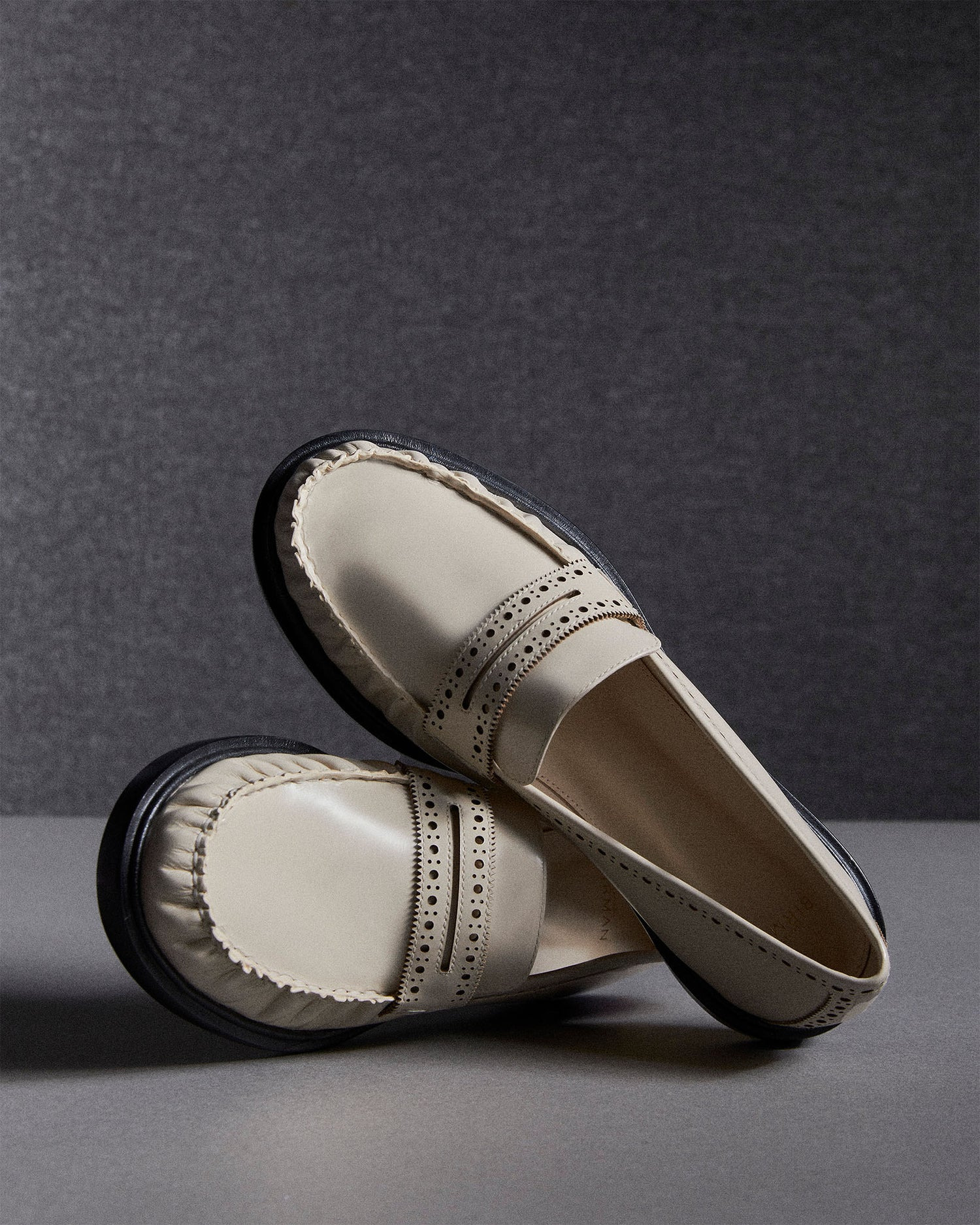 SOFT LOAFER BROGUE EGGSHELL - 6