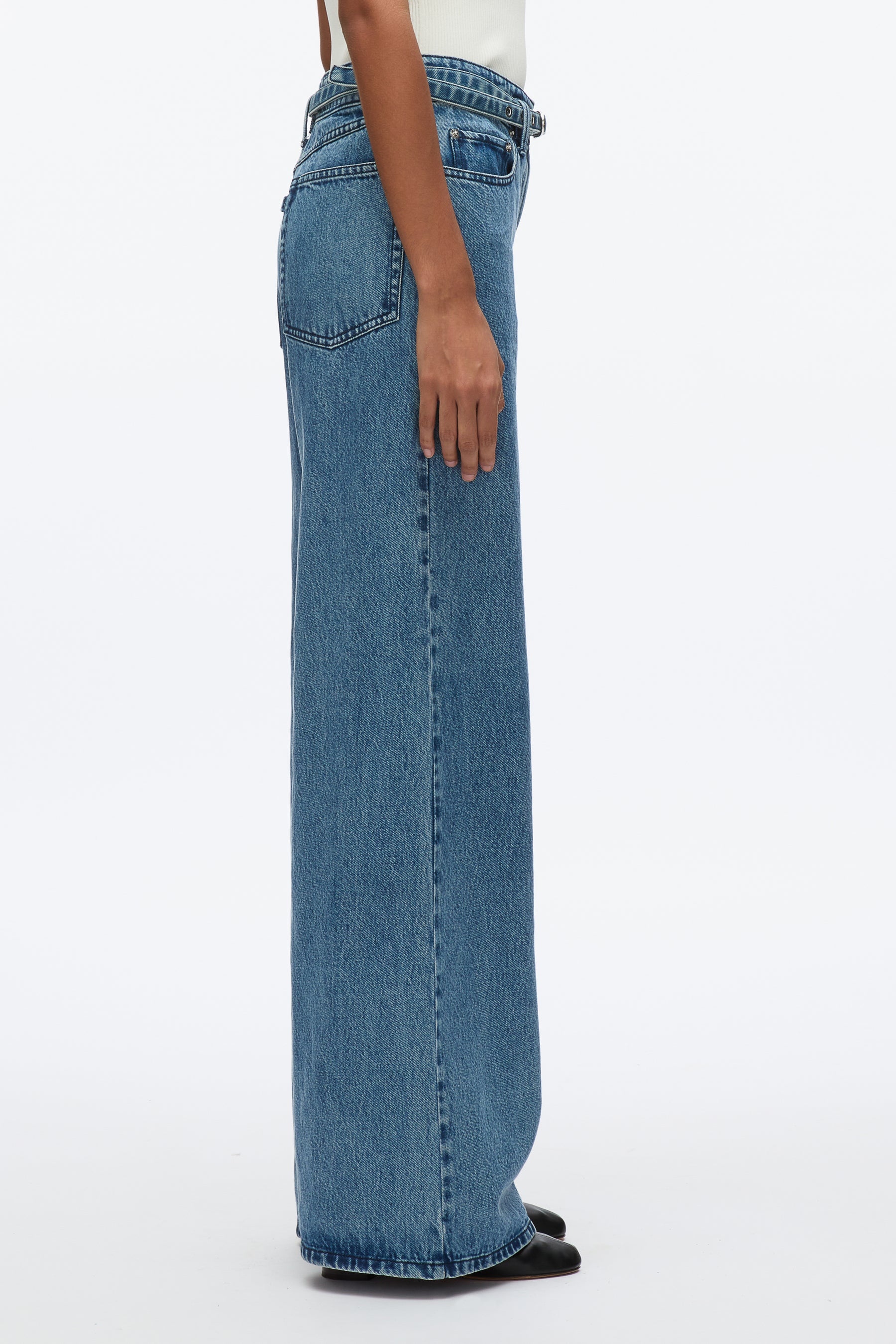 Wide-Leg Belted Jeans - 3