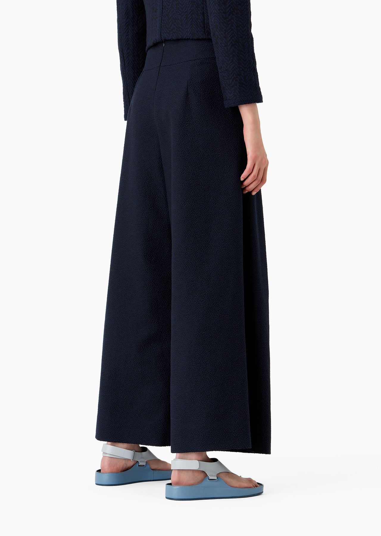 Wide pleated trousers with embossed jacquard motif - 3