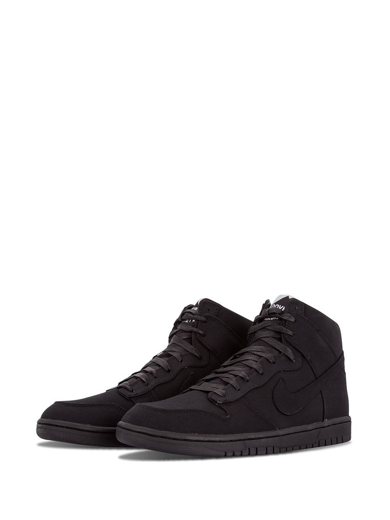 Nike Dunk Lux SP sneakers outlook