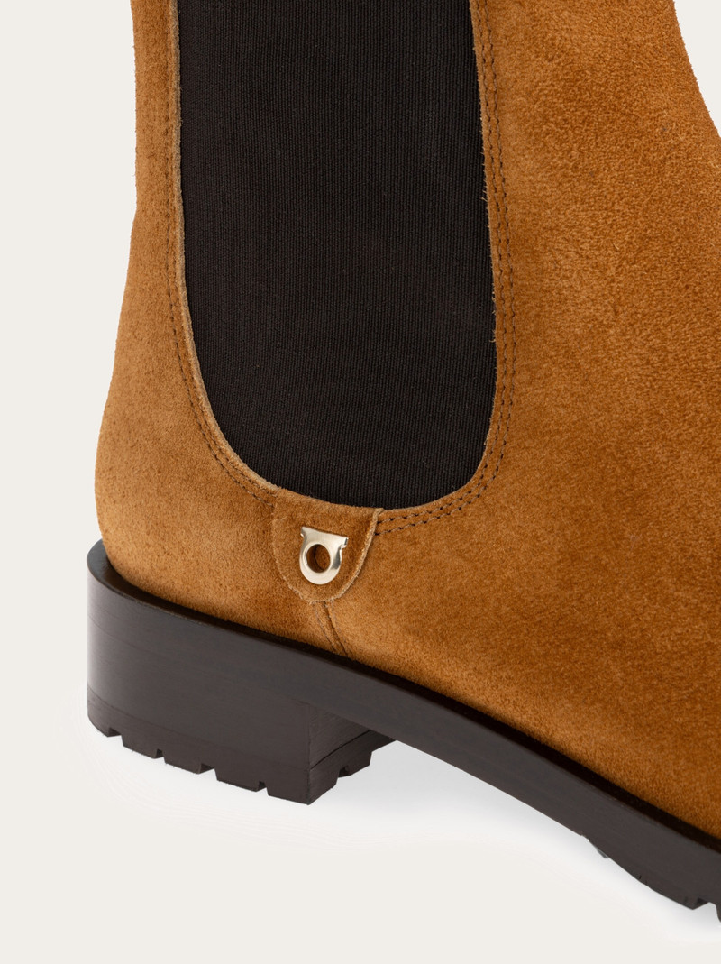 Chelsea boot 6