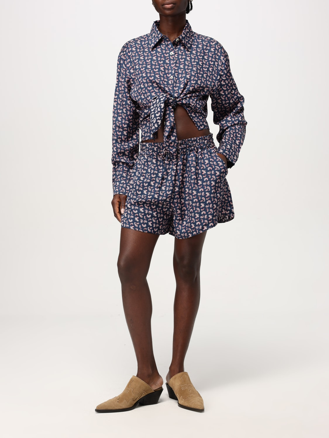 Short woman A.P.C. - 2