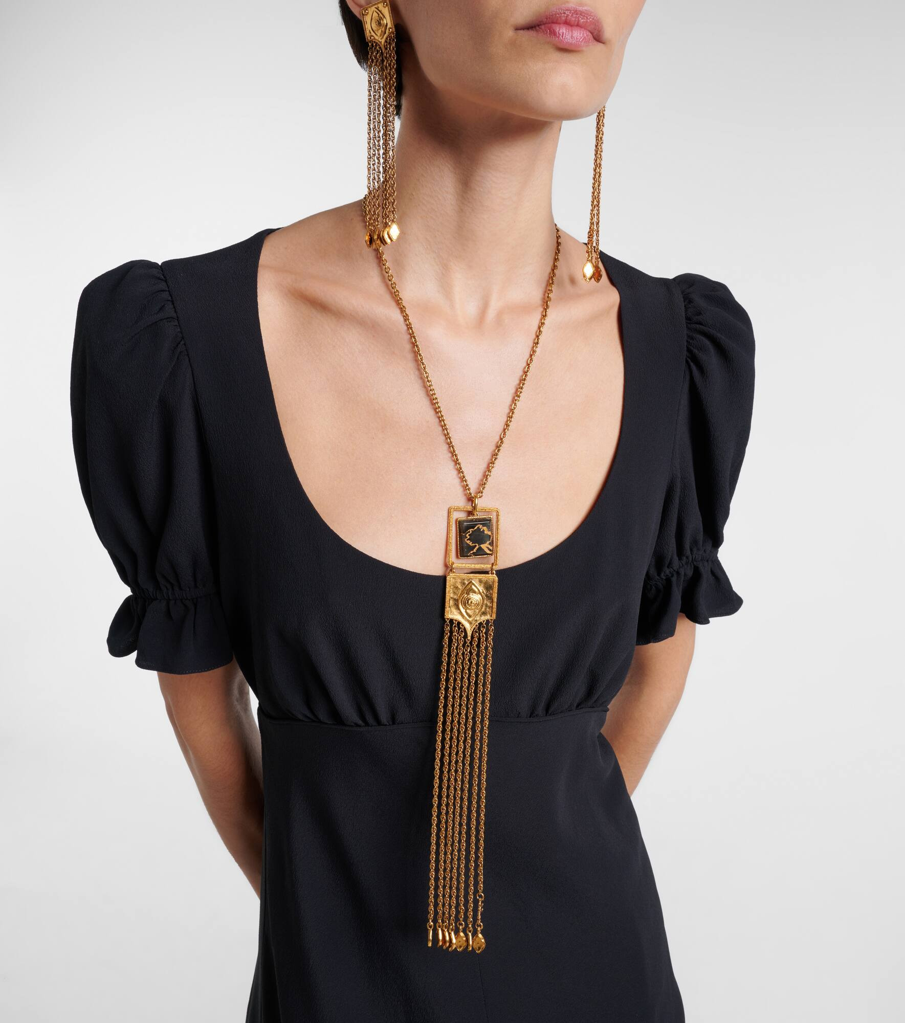 Chloé Amulet pendant necklace - 3