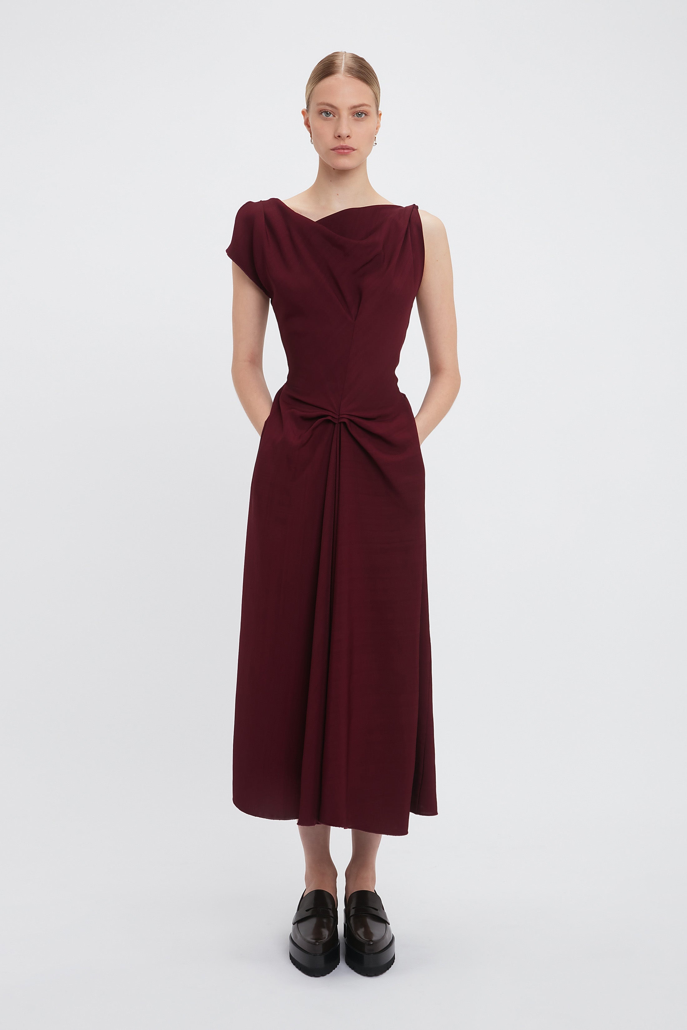 Deconstructed Gathered Waist Midi Dress In Port - 2