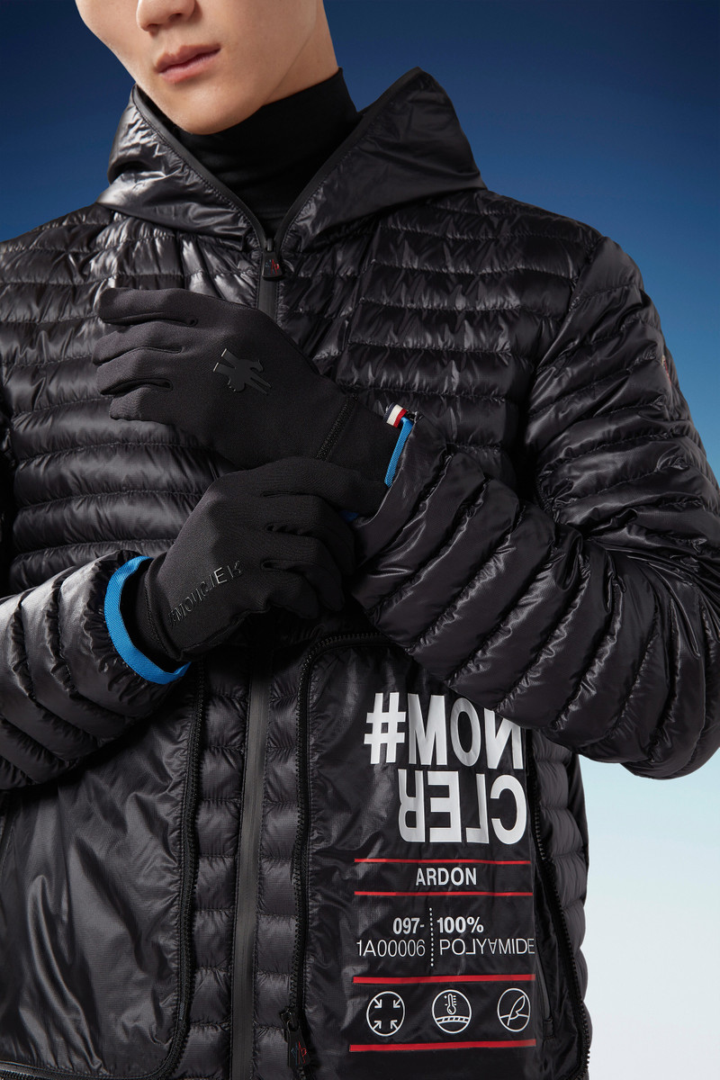 Moncler Jersey Gloves outlook