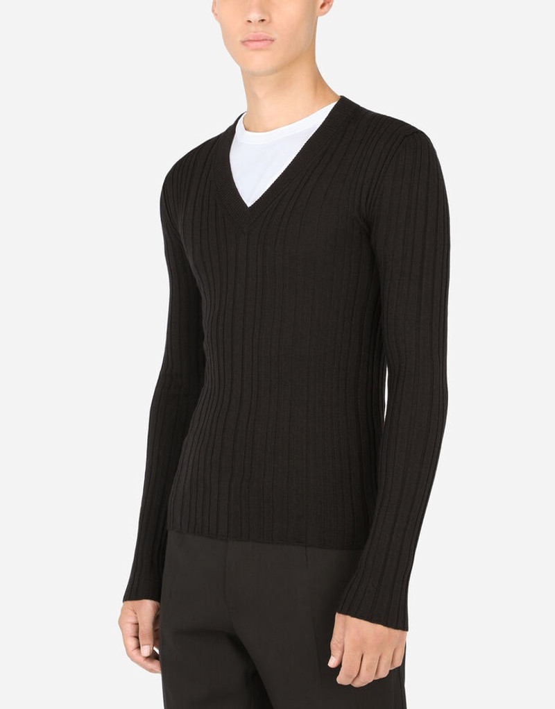 Wool v-neck sweater 4