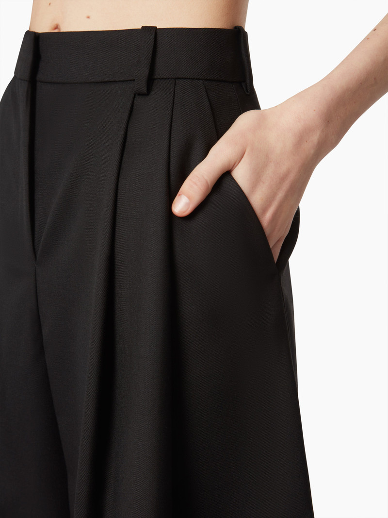 WIDE PLEATED SHORTS 3