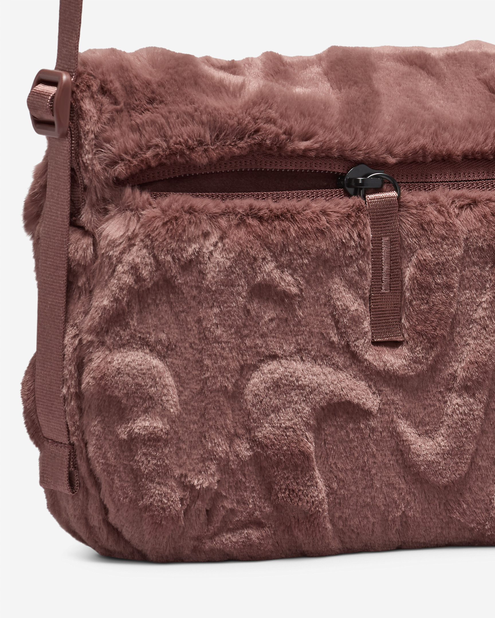 Nike Sportswear Futura 365 Faux Fur Crossbody Bag (1L) - 6