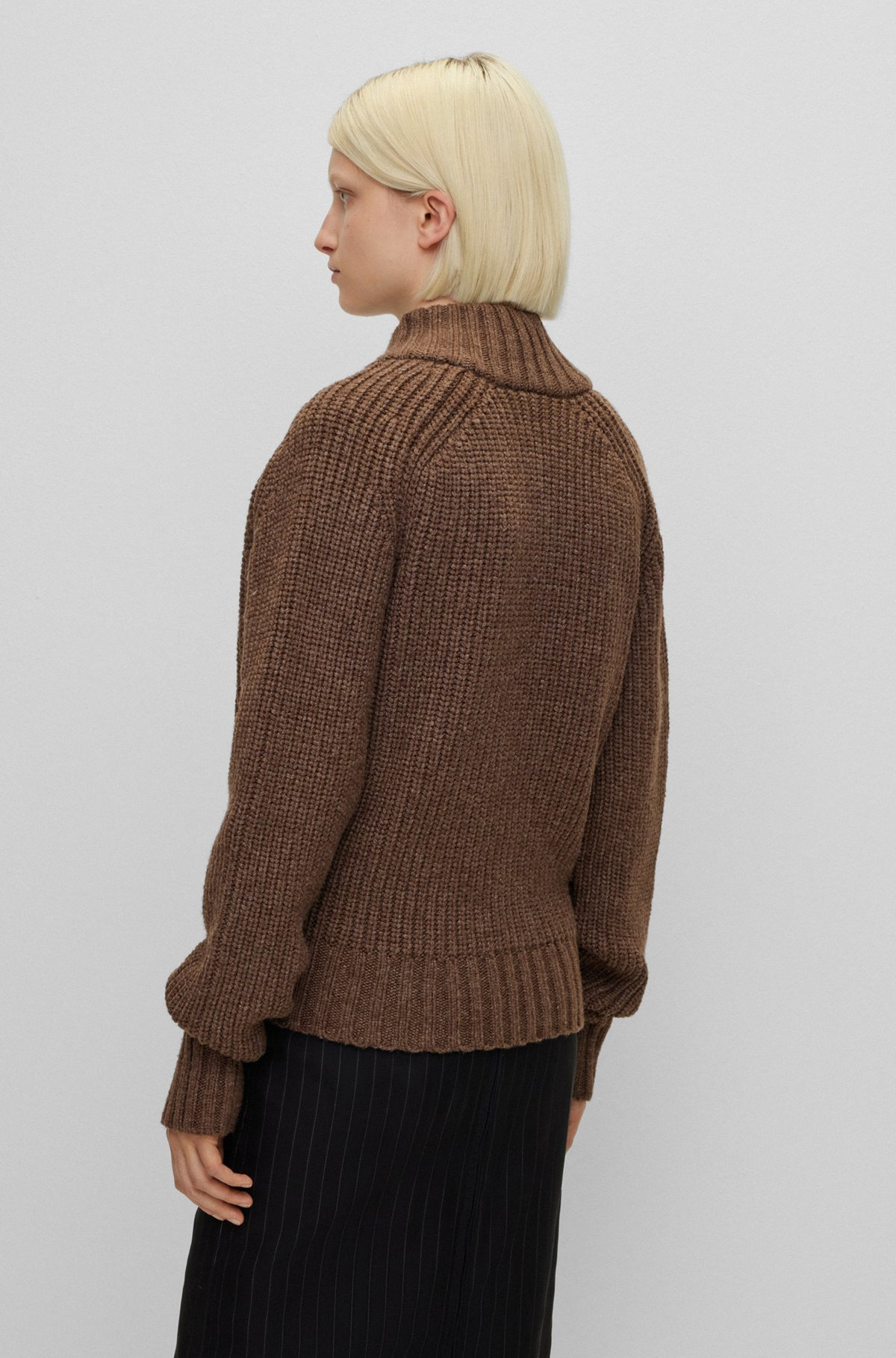 V-NECK SWEATER IN A WOOL AND SILK BLEND - 4