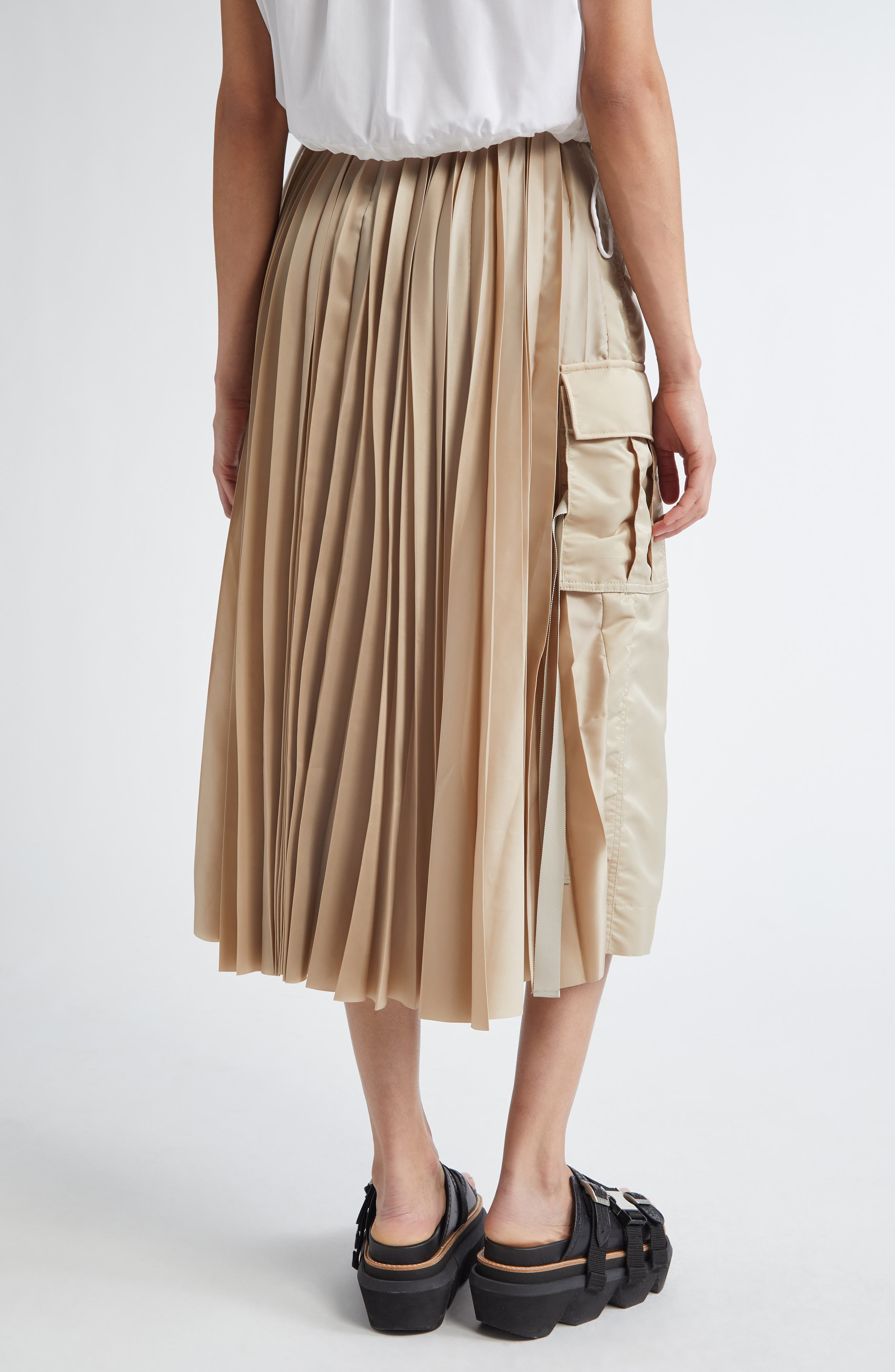 Sacai Insulated Nylon Twill Midi Cargo Skirt in Beige 651 at Nordstrom - 3