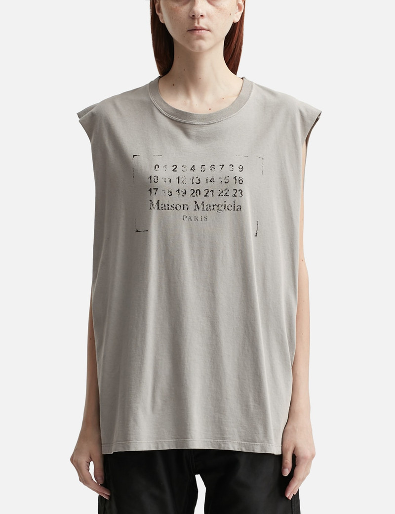 SLEEVELESS TOP 1