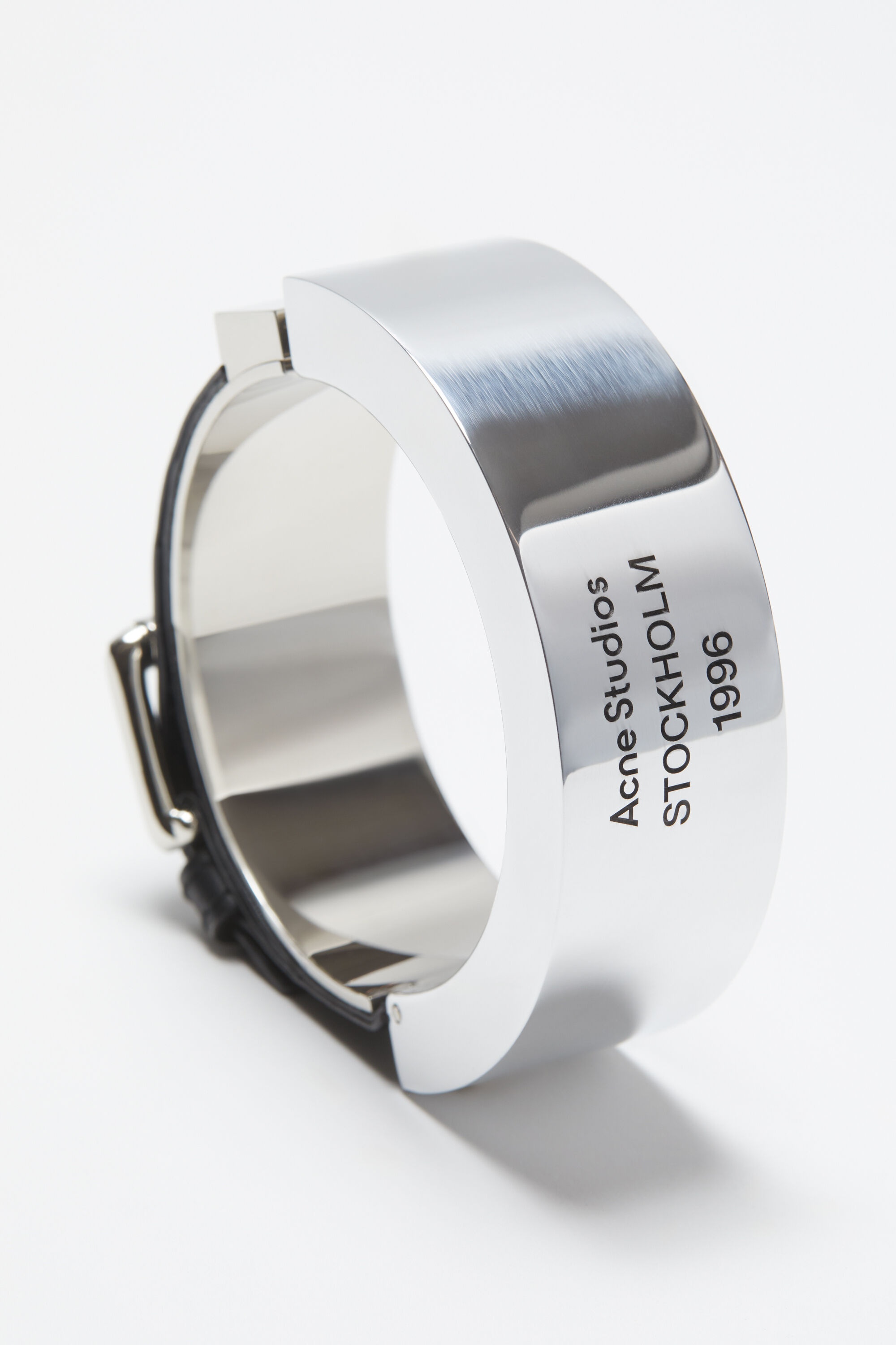 Leather cuff bracelet - Silver/black - 3