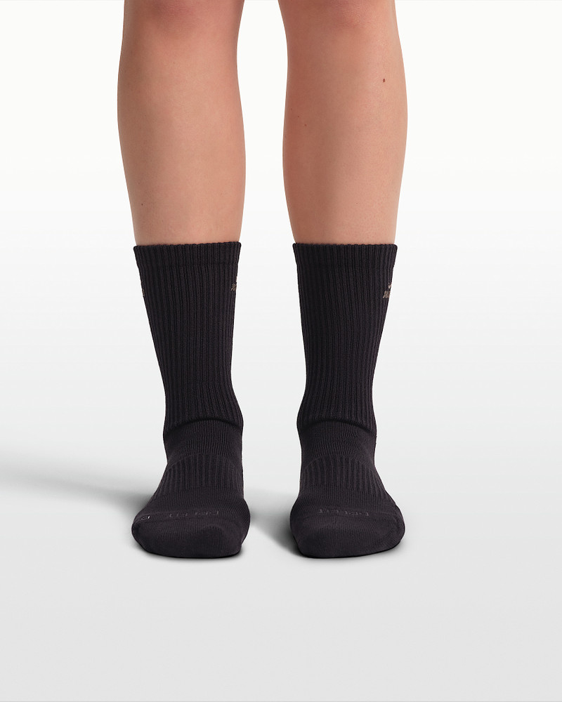 Nike NikeSKIMS Women's Dri-FIT Pilates Grip Crew Socks (1 Pair) outlook