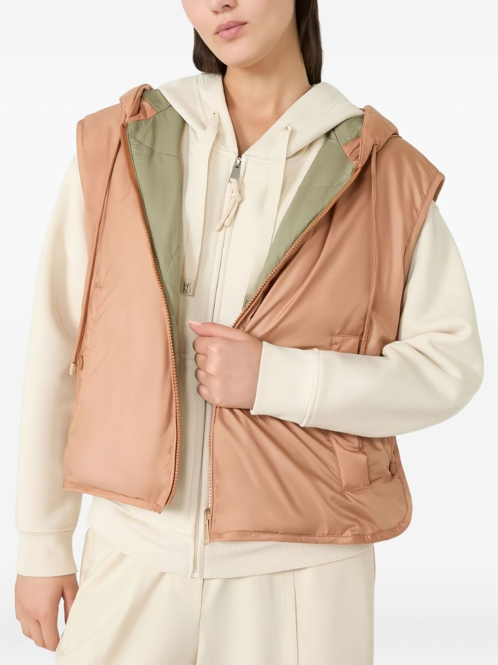 reversible hooded quilted gilet - 4