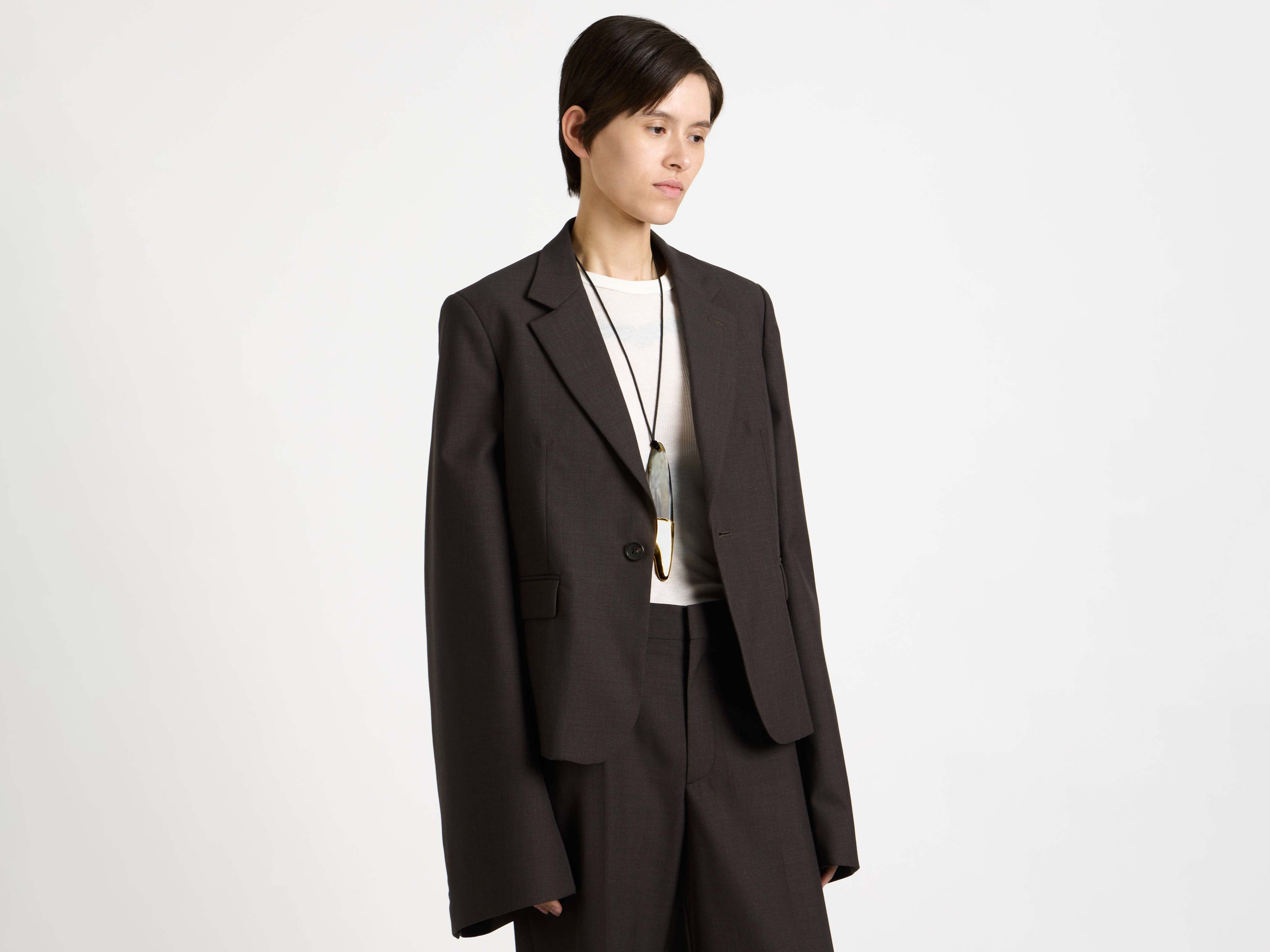 TAILORED BELL SLEEVE JACKET IN CHOCOLATE BROWN - 4