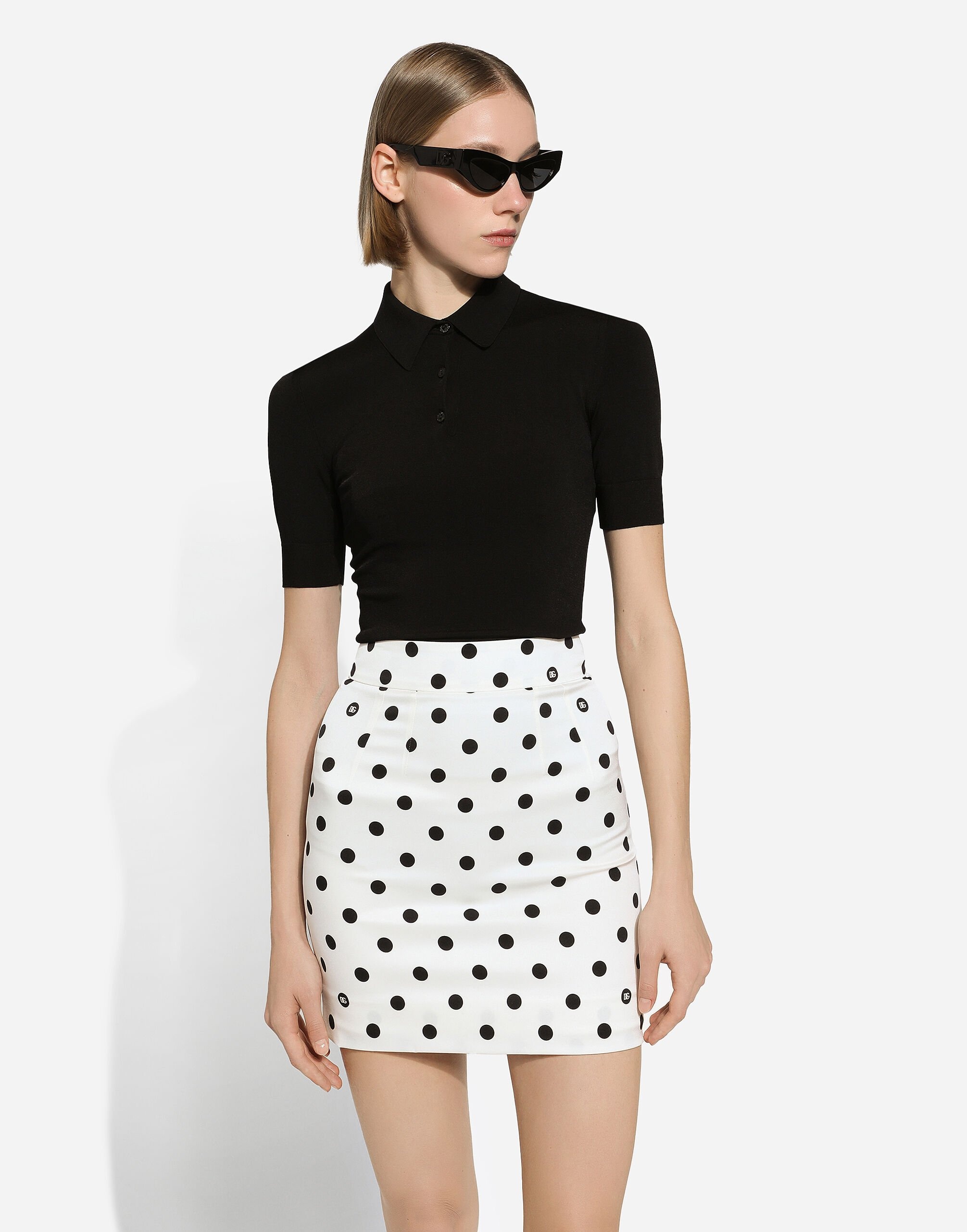 Short charmeuse skirt with polka-dot print - 4