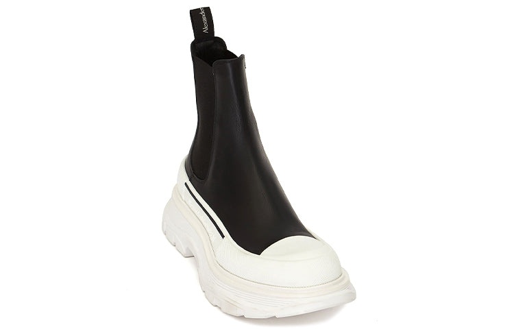 (WMNS) Alexander McQueen Chelsea Tread Ankle Boot 'Black White' 635714WHZ611071 - 2