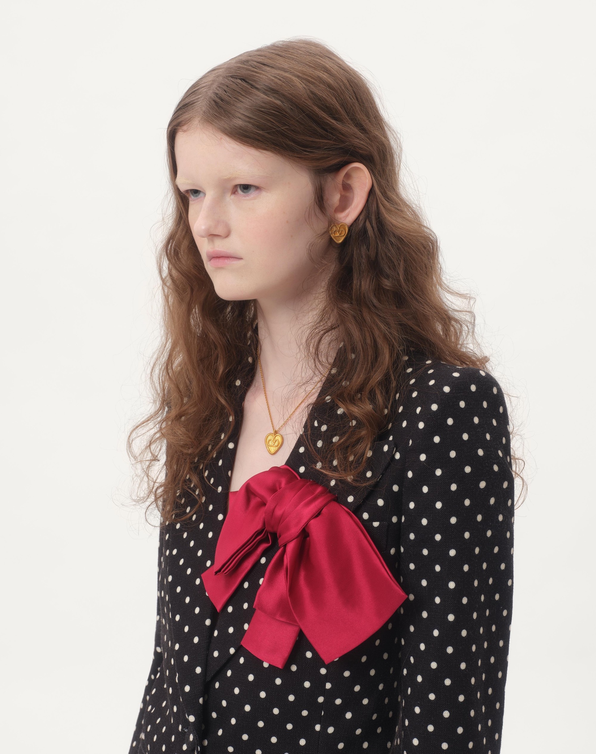 【関税込み】Valentino Garavani Fil Perdu メタル ブローチ Fil Perdu Metal Earrings for Woman in Antique Brass