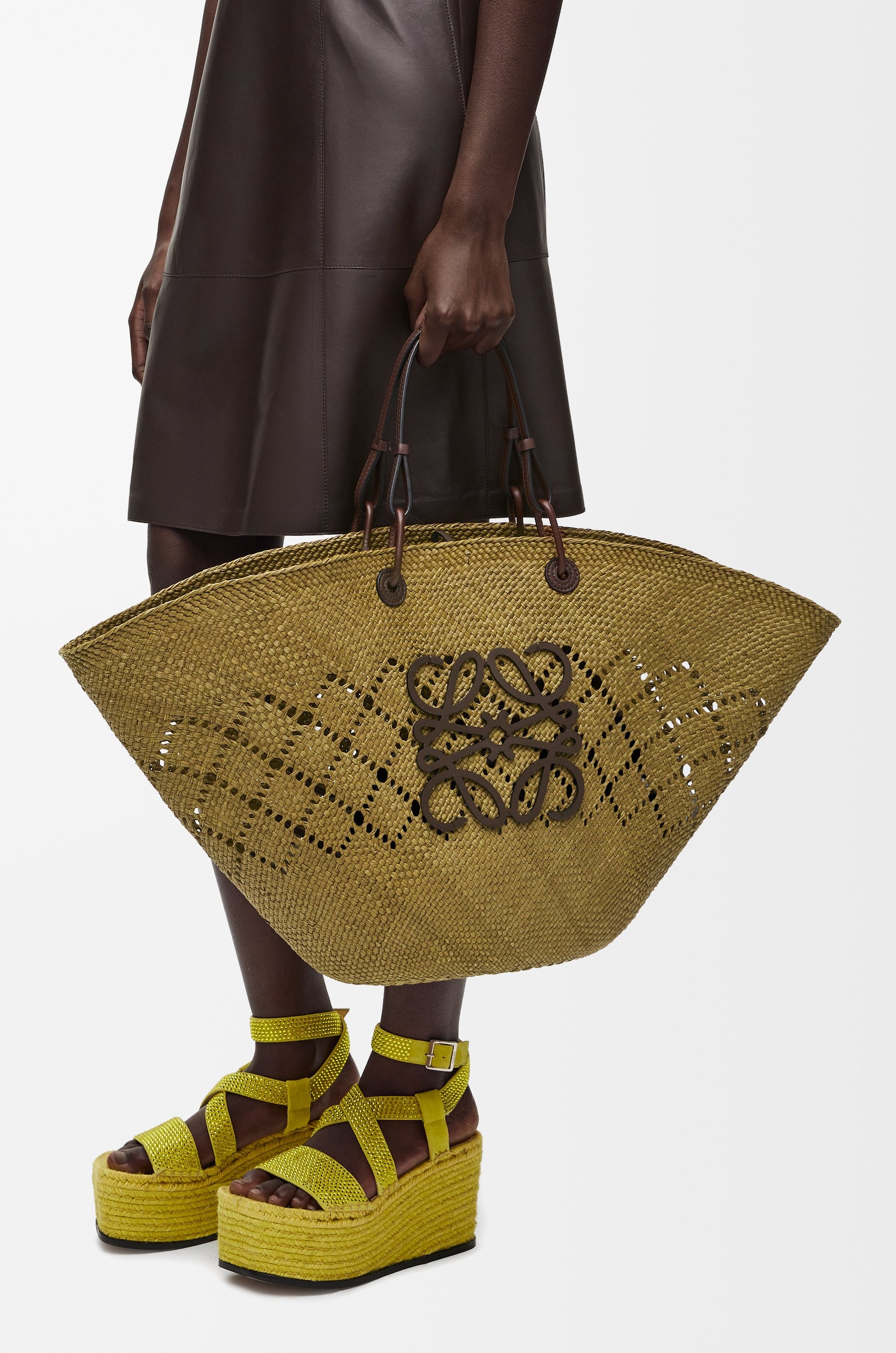 Large Anagram Basket bag in iraca palm and calfskin - 2
