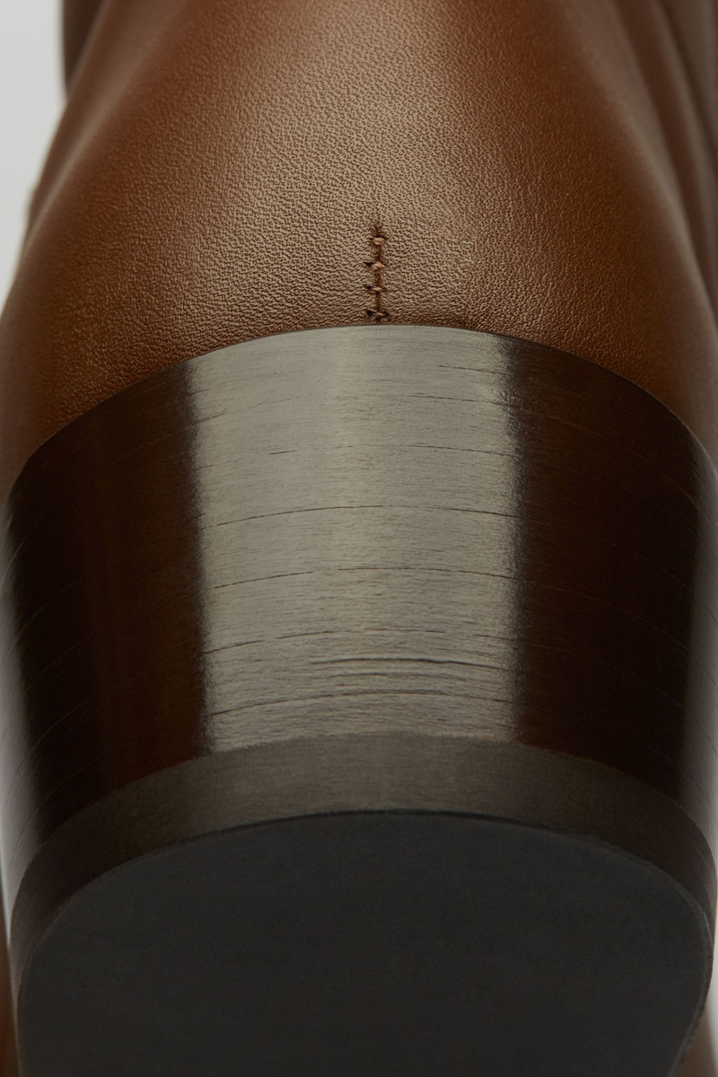 Square-toe leather boots dark brown 3