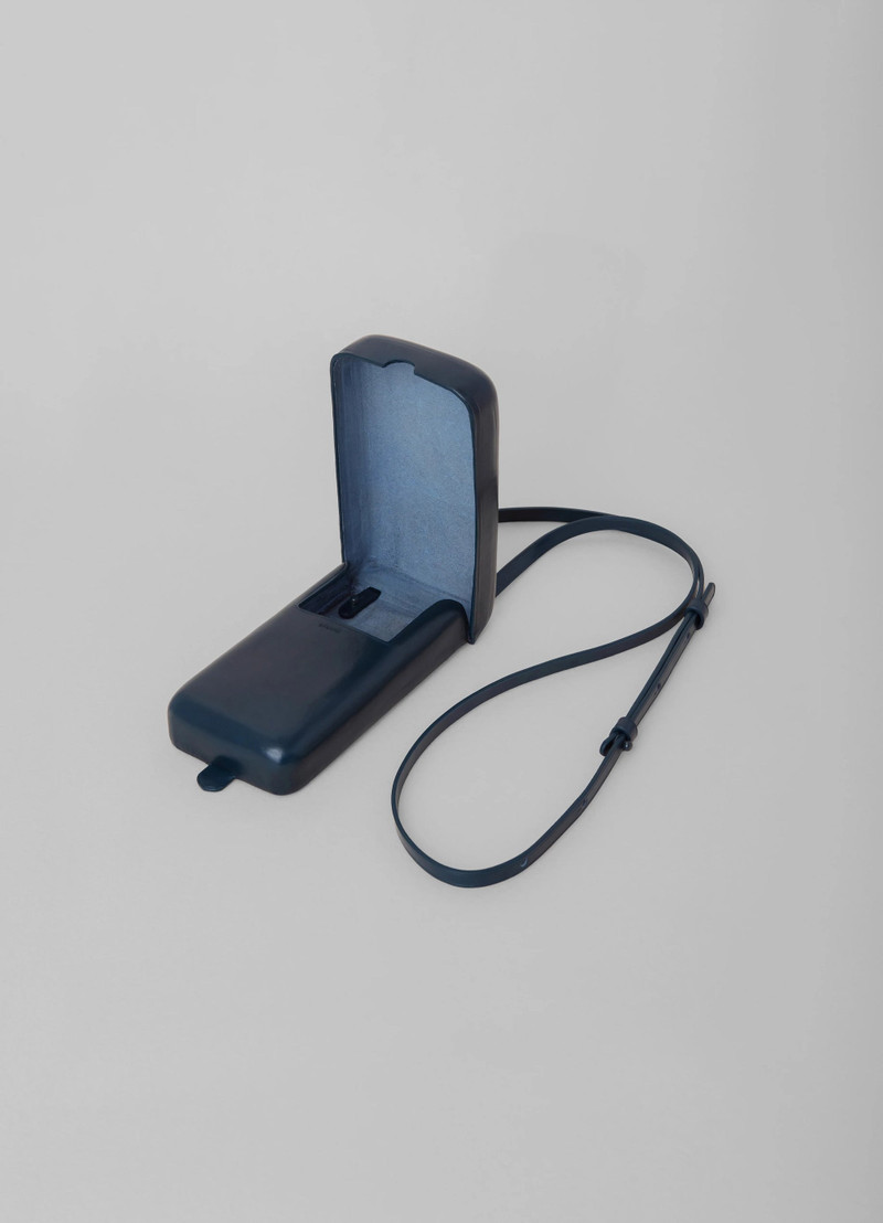 MOLDED PHONE HOLDER
VEGETABLE-TANNED LEATHER 4