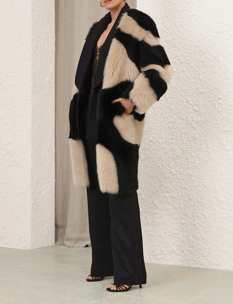 ILLUSTRATION SWIRL COAT 3