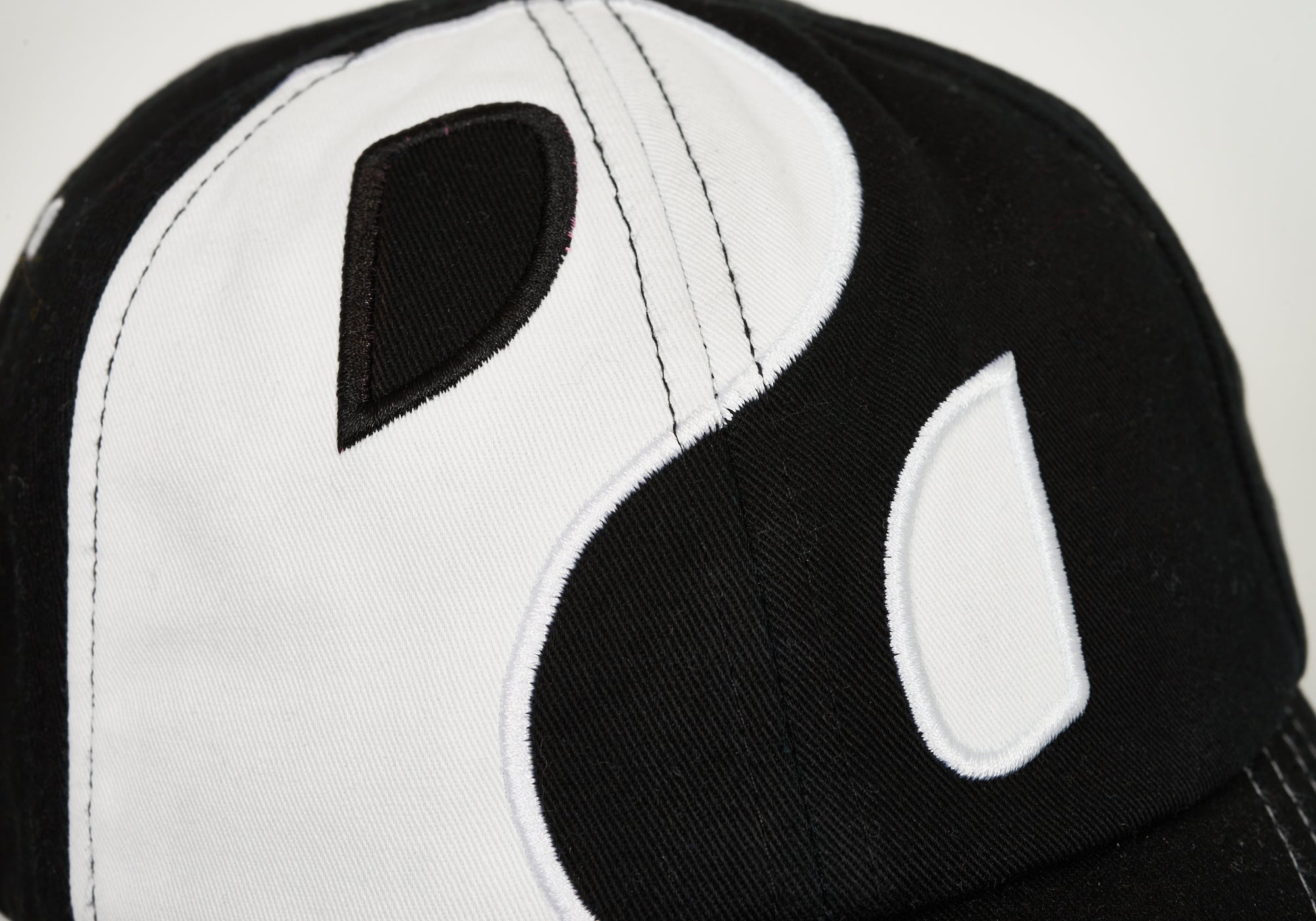 YIN YANG 6-PANEL BLACK - 5